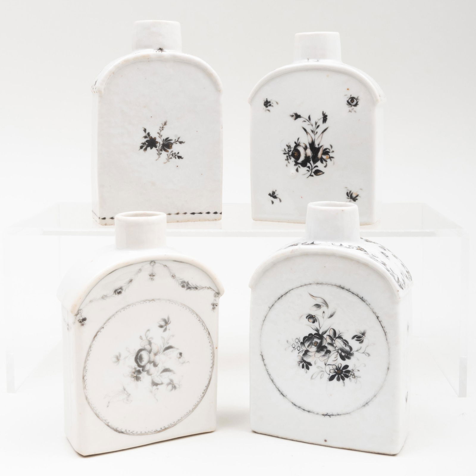 Group of Four Chinese Export Porcelain Tea Caddies (1 of 7)