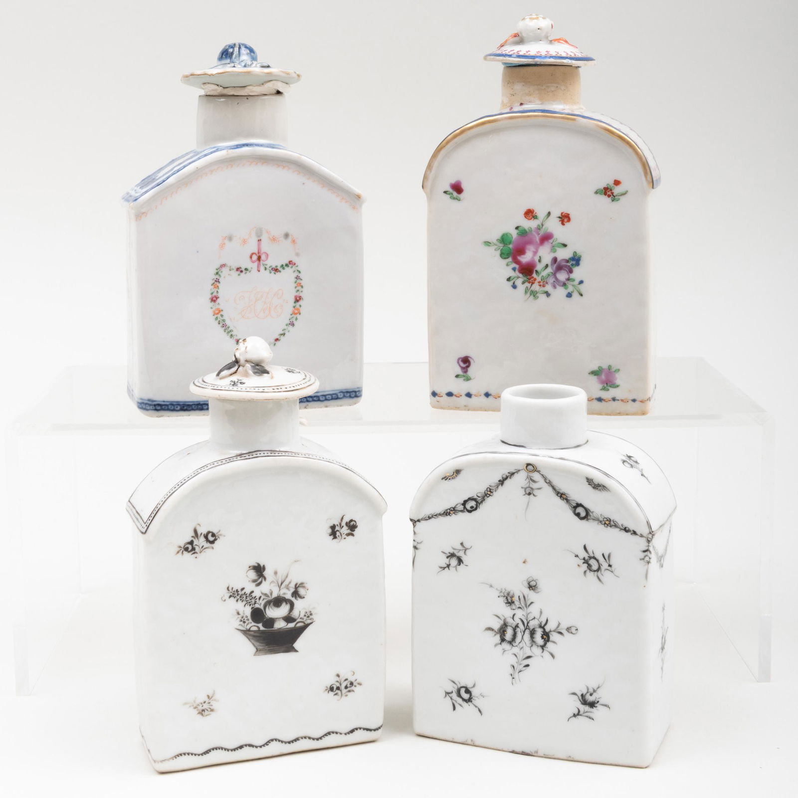 Group of Four Chinese Export Porcelain Tea Caddies (1 of 7)