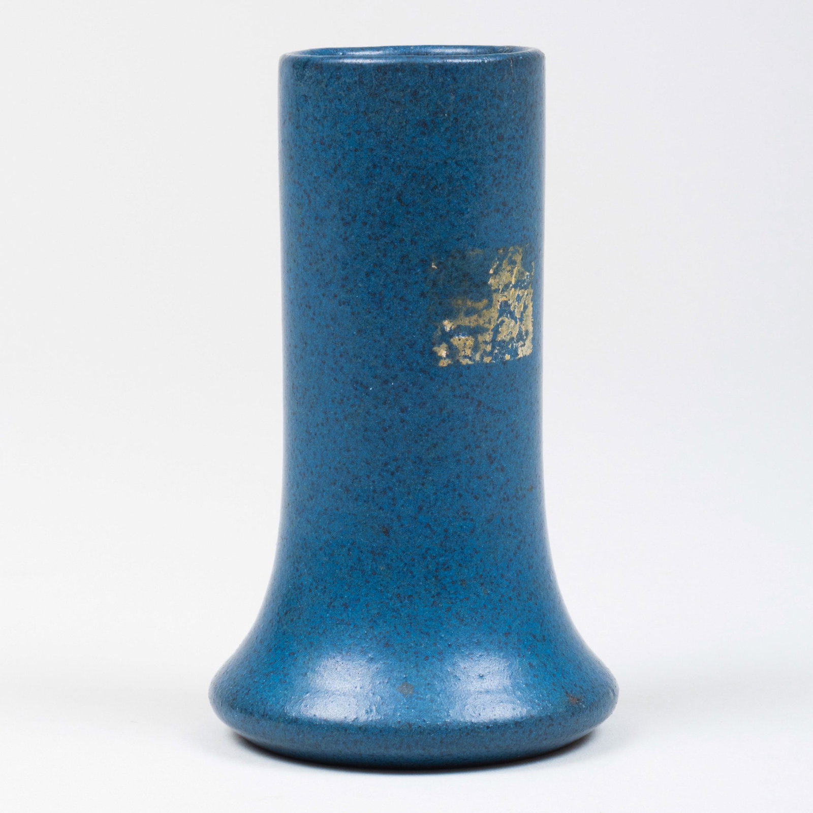 Small Marblehead Pottery Speckle Blue Glazed Vase: Small Marblehead Pottery Speckle Blue Glazed Vase Incised mark. 4 5/8 x 2 3/4 in. diam.