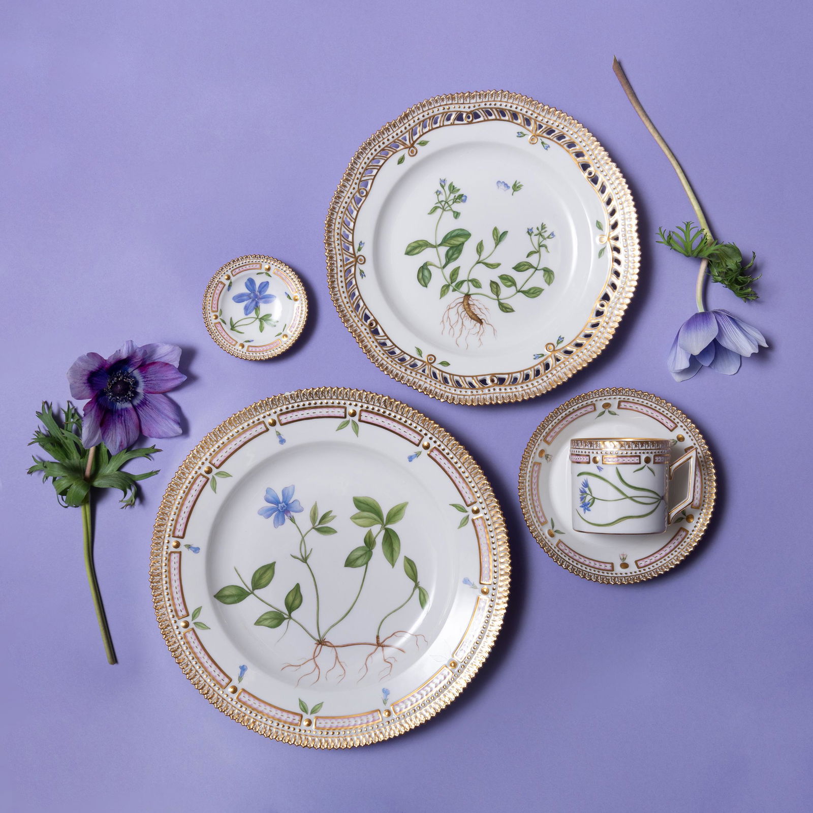 Set of Eighteen Royal Copenhagen Porcelain 'Flora (1 of 15)