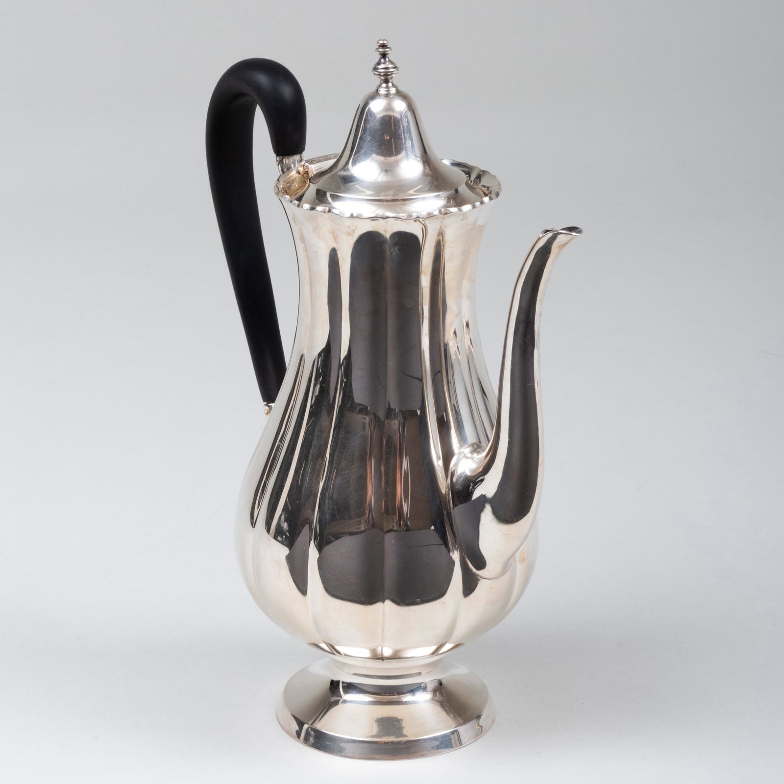 Cartier Silver Coffee Pot in the 'Dublin' Pattern (1 of 9)