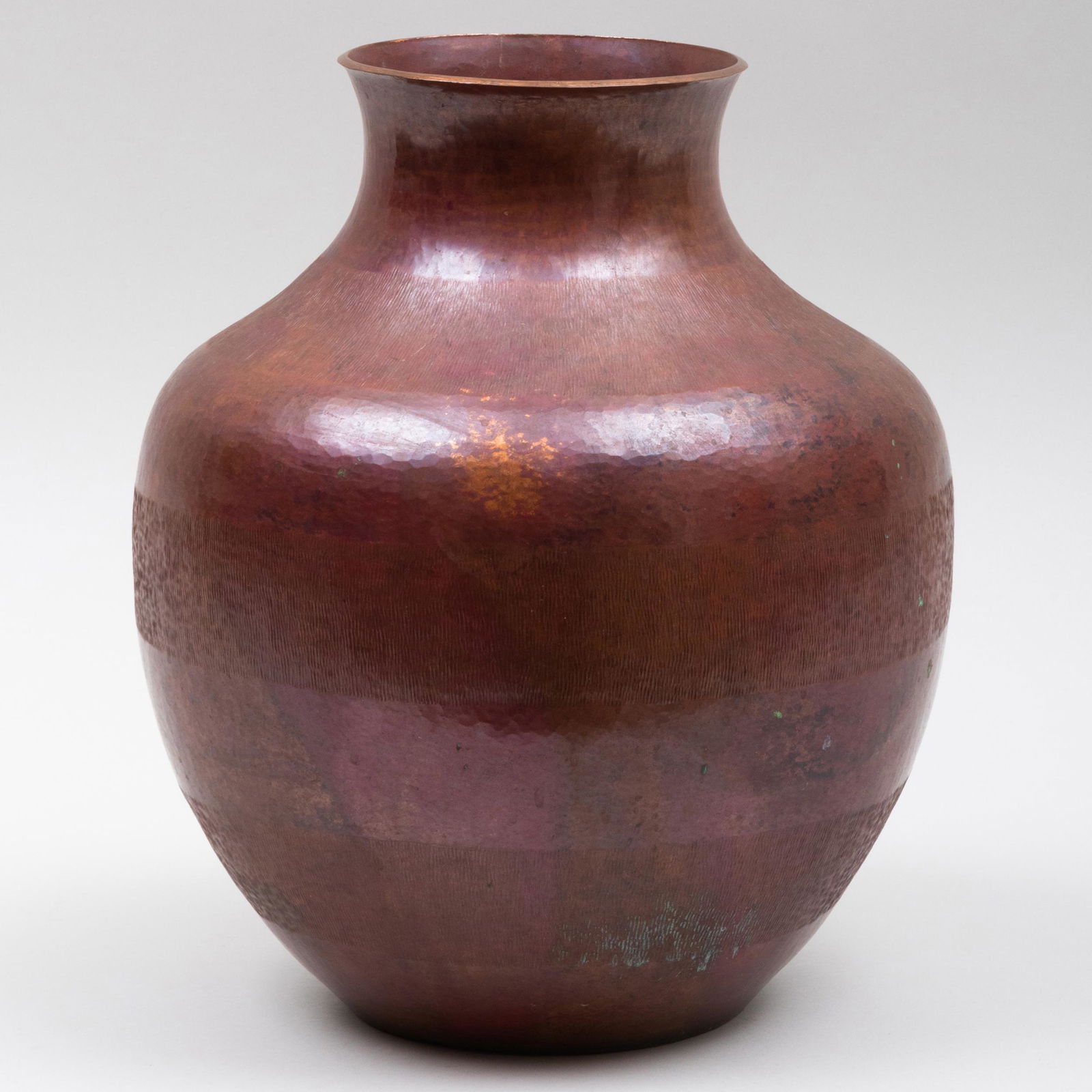 Abdón Punzo Ángel Hammered Copper Vase (1 of 7)