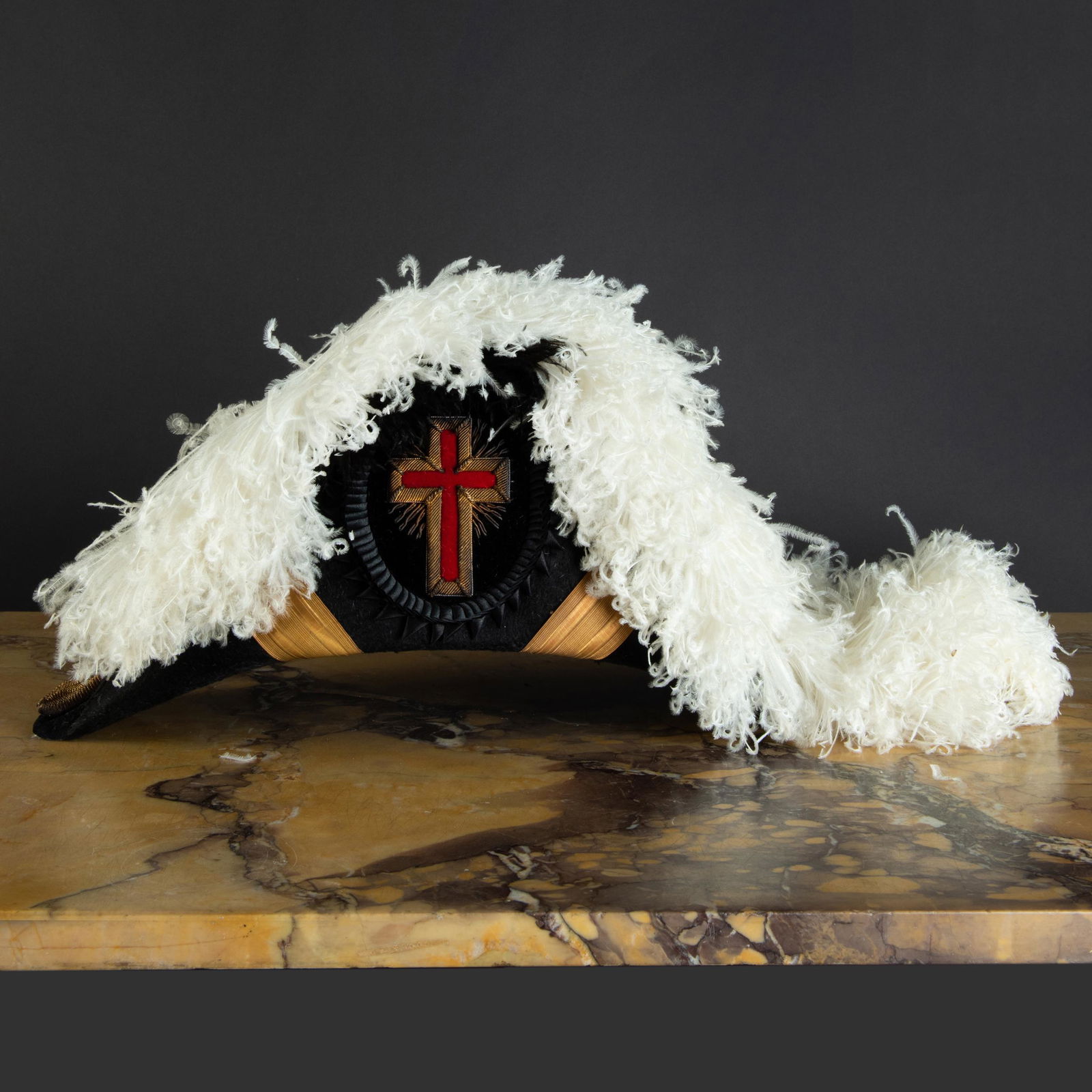 American Masonic Knights Templar Chapeau with Feathers (1 of 12)