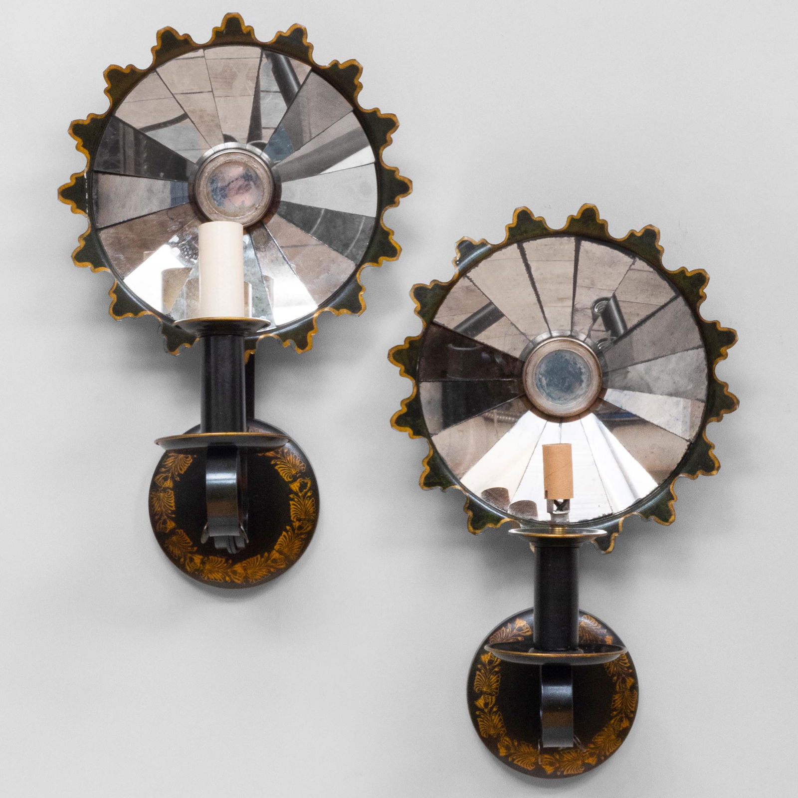 Pair of Mirrored Green Painted Tôle Sconces, After a (1 of 4)