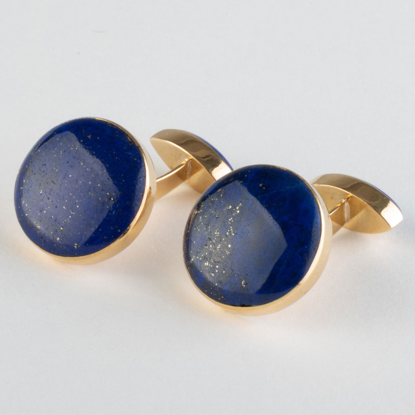 Pair of 18k Gold and Lapis Lazuli Cufflinks (1 of 4)