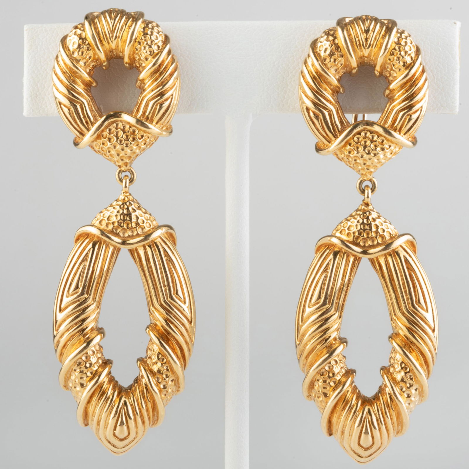 Pair of Vintage 18k Gold Pendant Earclips (1 of 3)