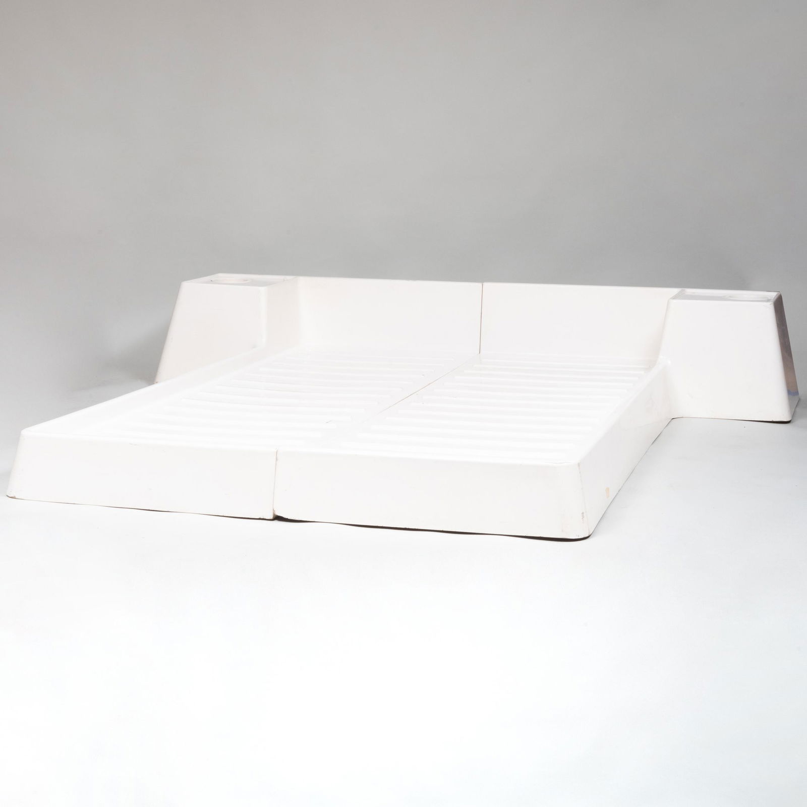 Marc Held White Plastic Modular Bed (1 of 7)