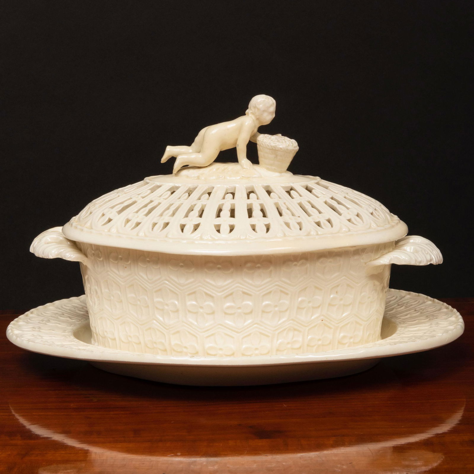 English Creamware Tureen, Pierced Cover and Underplate (1 of 14)