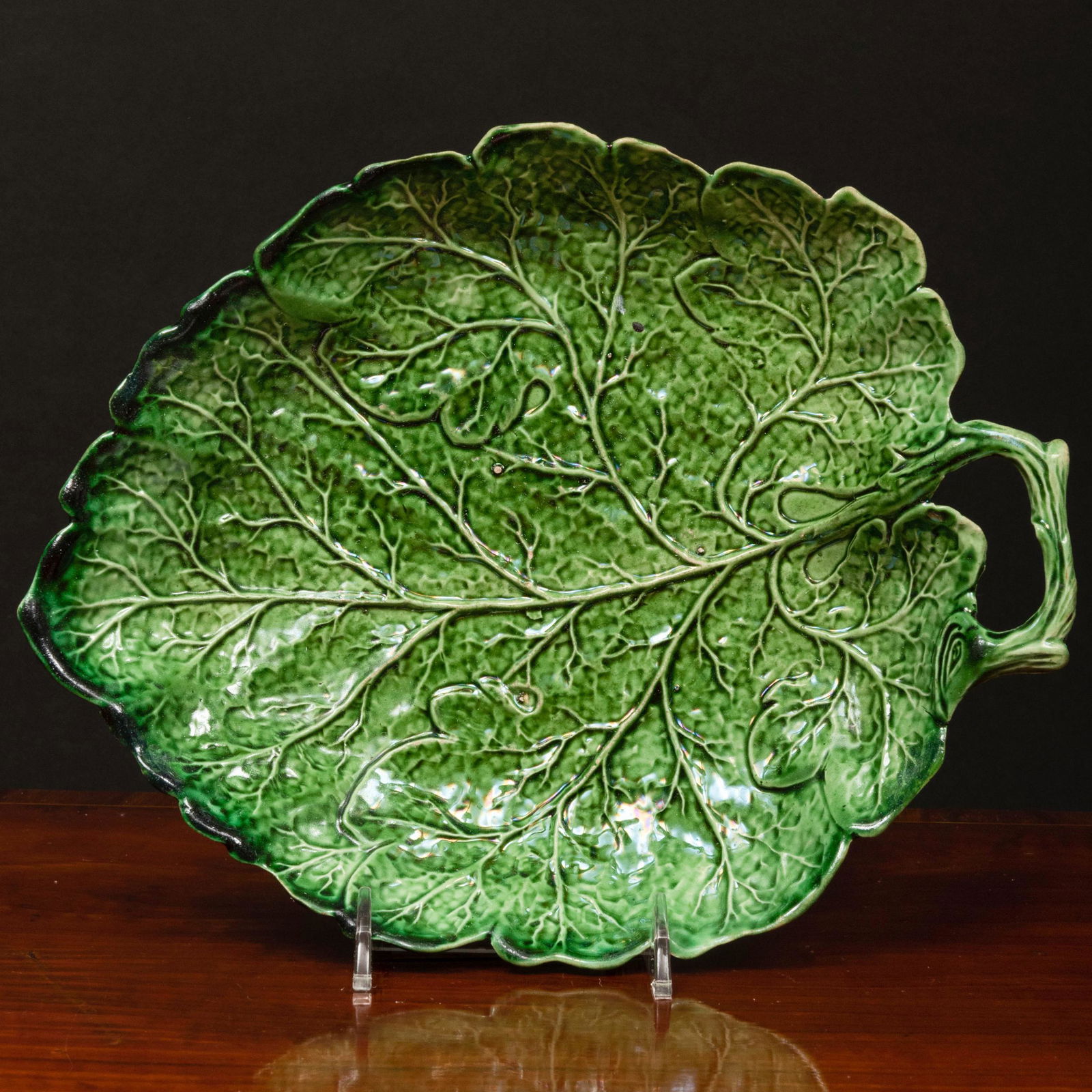 Two Staffordshire Green Glazed Earthenware Leaf Shaped (1 of 12)