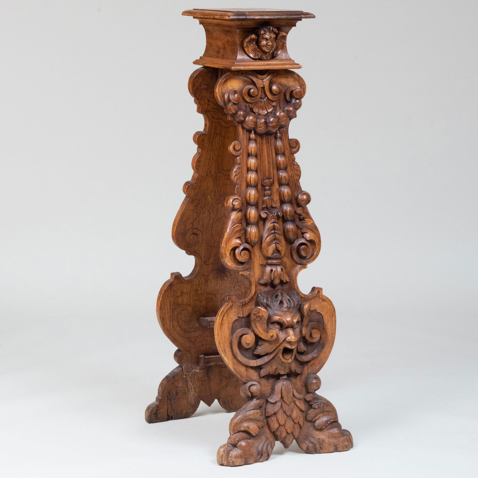 Italian Baroque Style Carved Oak Pedestal (1 of 9)