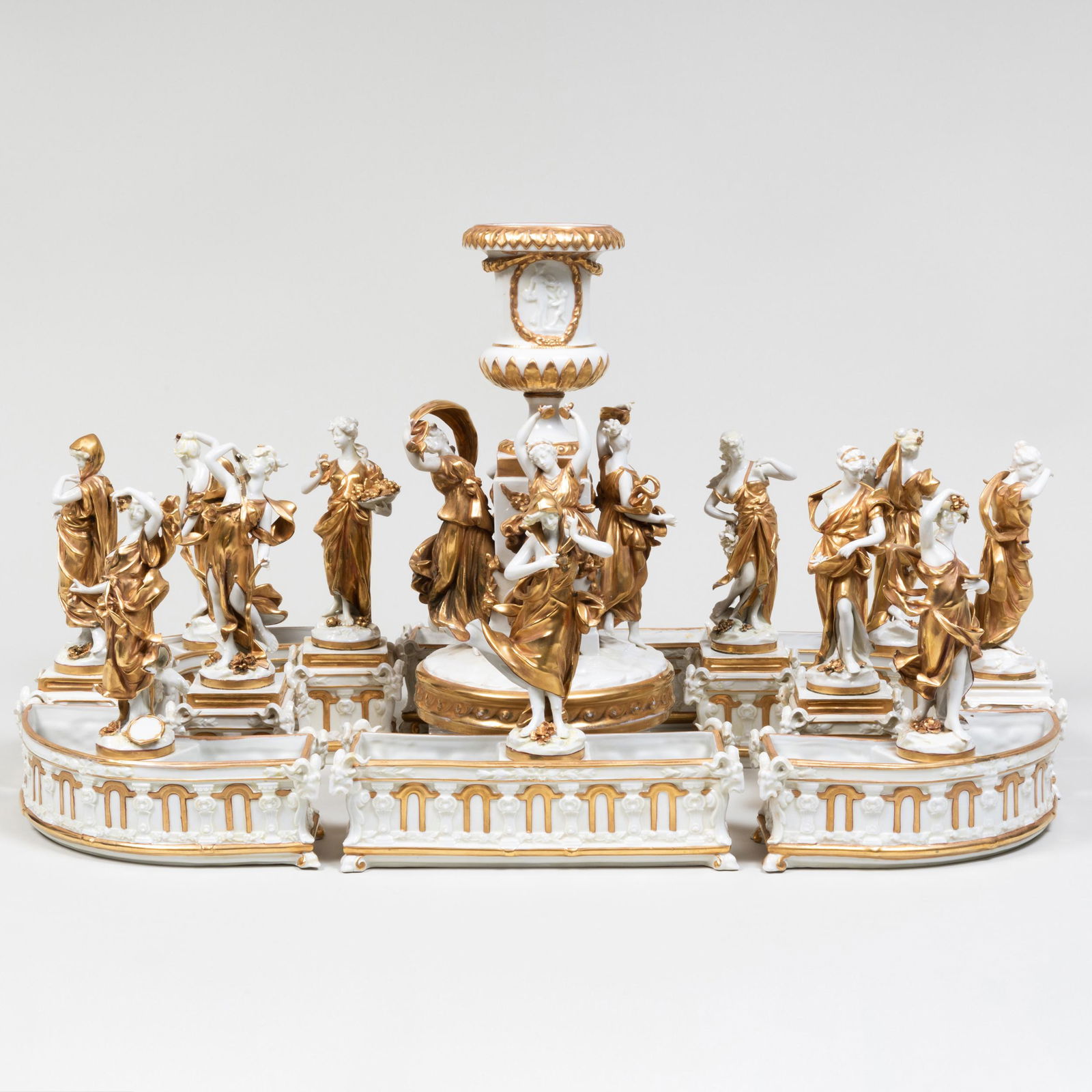 Capodimonte Porcelain Surtout de Table (1 of 20)