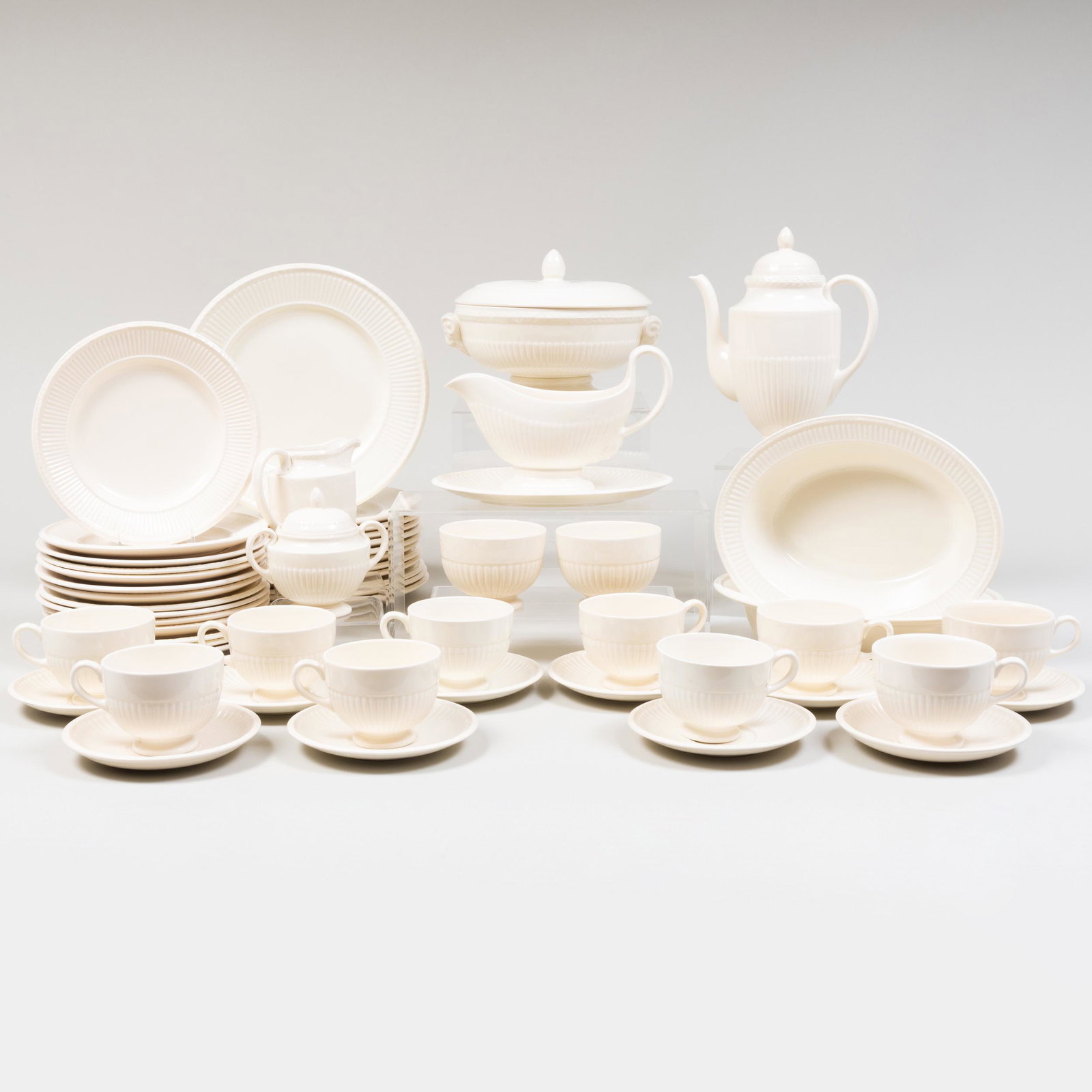Wedgwood Porcelain Dinner Service in the 'Esme' Pattern (1 of 20)