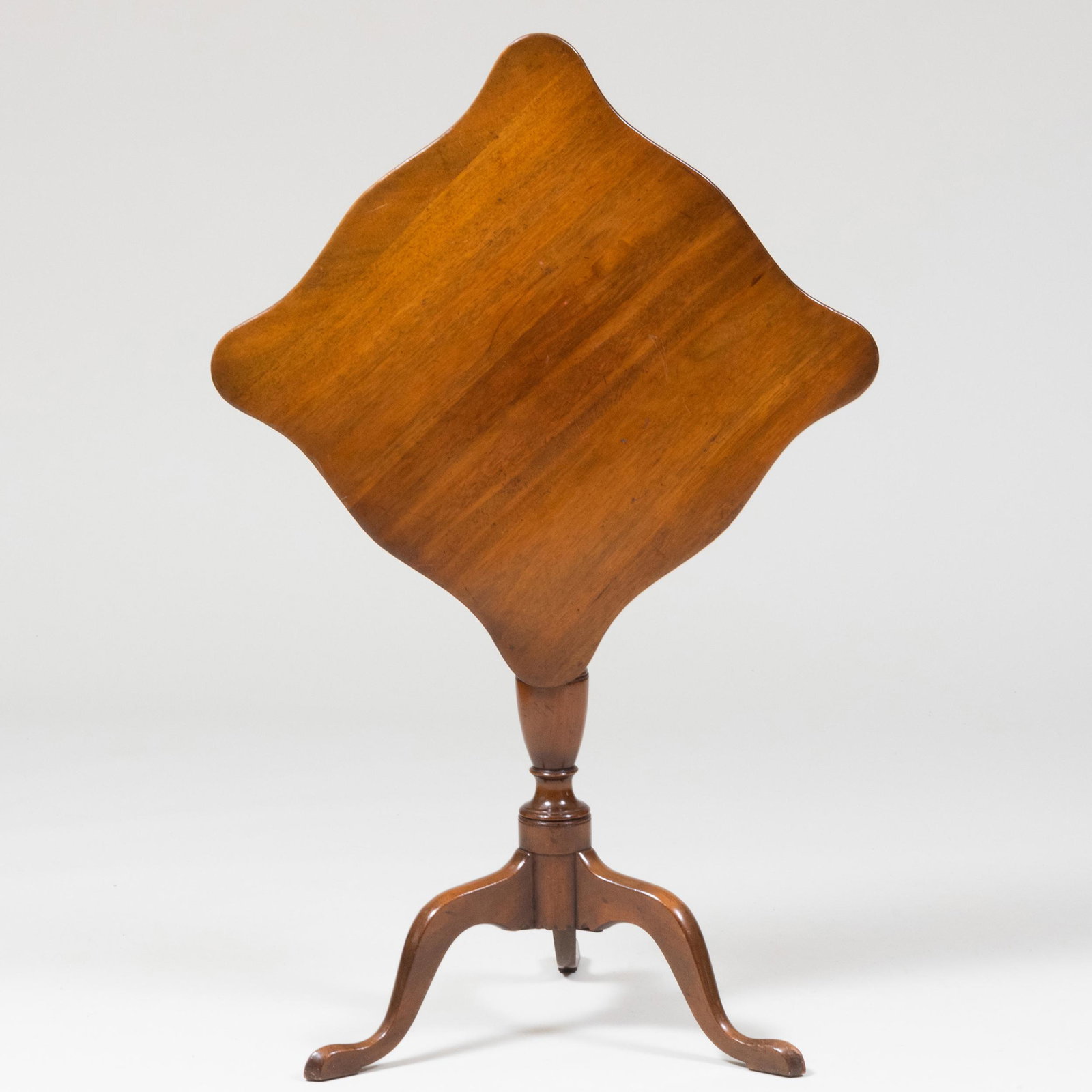 Federal Style Mahogany Tilt-Top Side Table, Kittinger: Federal Style Mahogany Tilt-Top Side Table, Kittinger Marked 'WILLIAMSBURG RESTORATION KITTINGER', with a label 'ON THE OCCASION OF OUR 100th Anniversary....' 27 1/2 x 19 3/4 x 19 3/4 in.