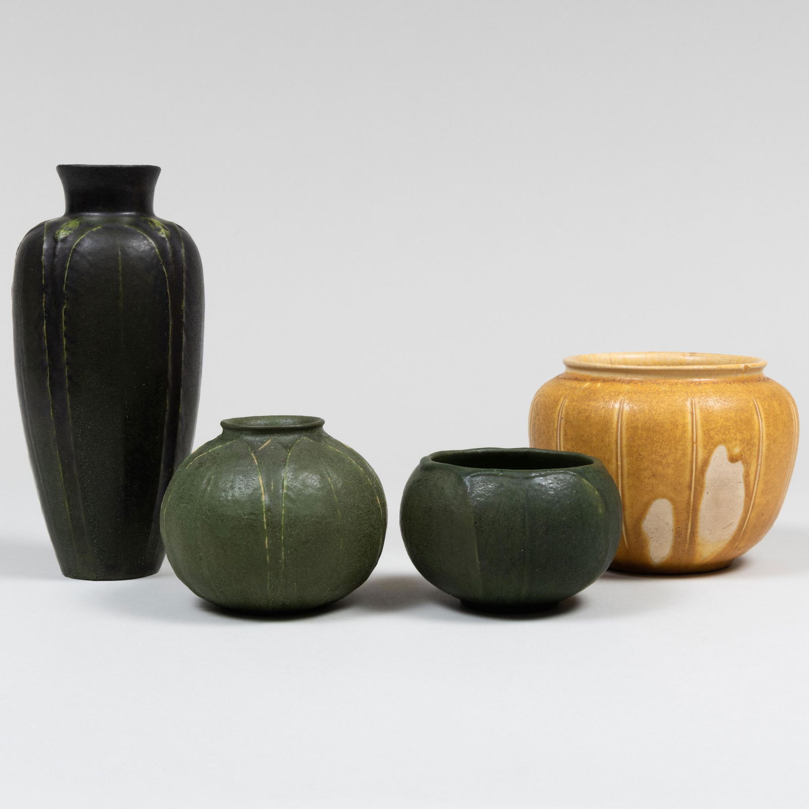 Group of Four Grueby Arts & Crafts Pottery Vases (1 of 16)