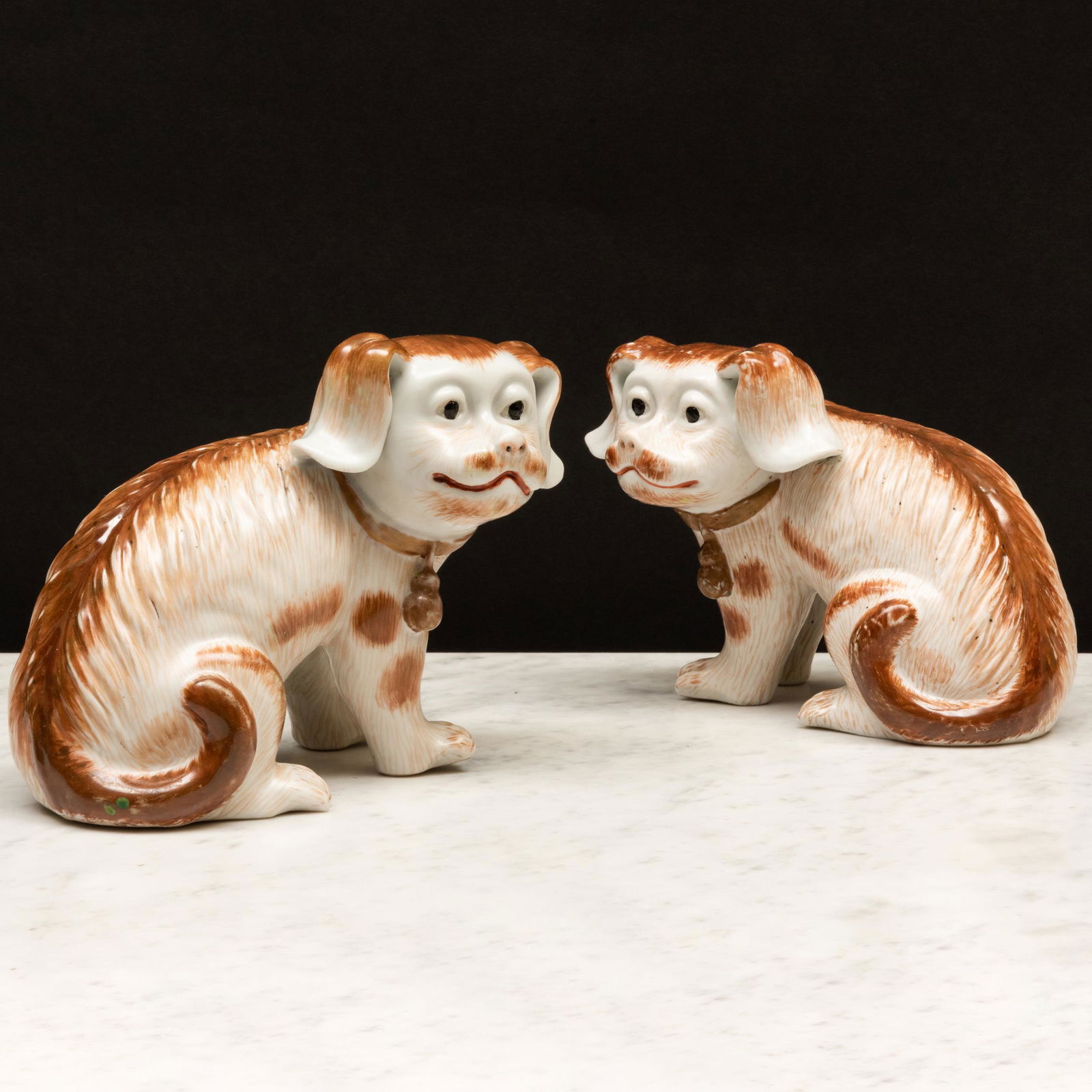 Pair of Chinese Export Porcelain Models of Puppies (1 of 8)