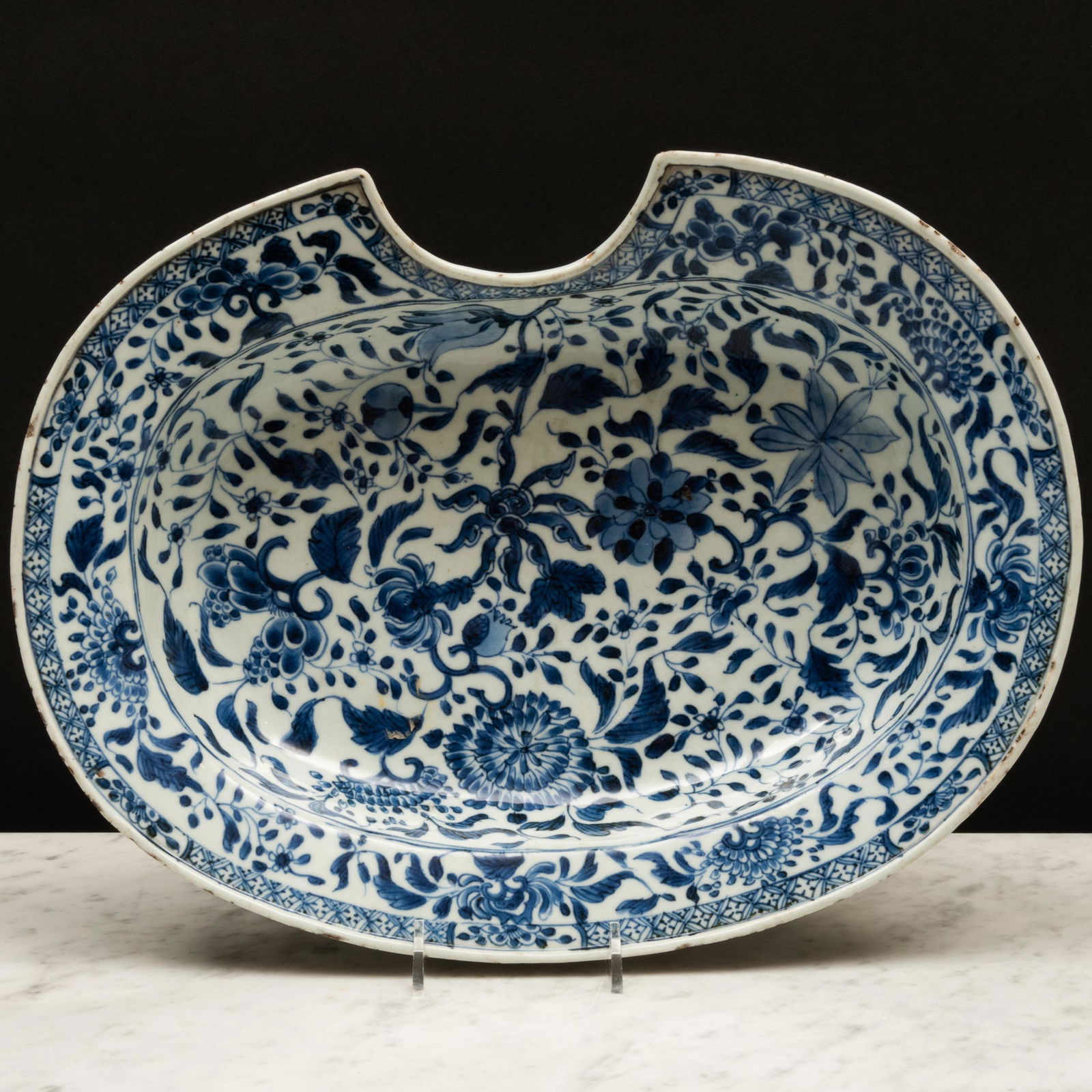 Chinese Export Blue and White Porcelain Barber's Basin (1 of 6)