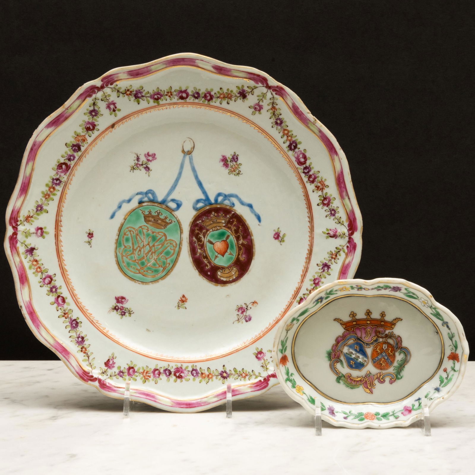 Chinese Export Porcelain Dutch Market Armorial Plate and a Spoon Tray (1 of 7)