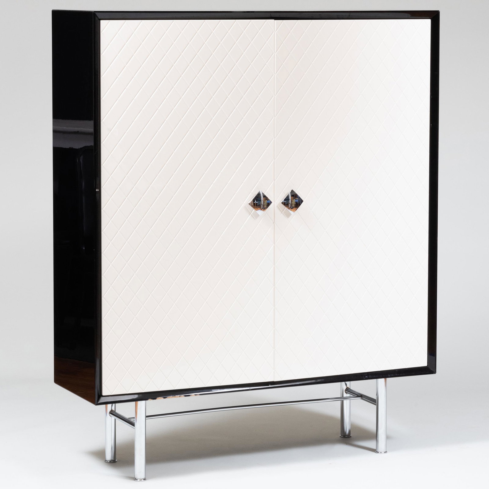 La Ebanisteria Lacquered 'Grace' Cabinet: La Ebanisteria Lacquered 'Grace' Cabinet With a metal label: 'Laebanisteria be at home since 1968'. 4 ft. 9 1/2 in. x 47 1/4 in. x 15 in.