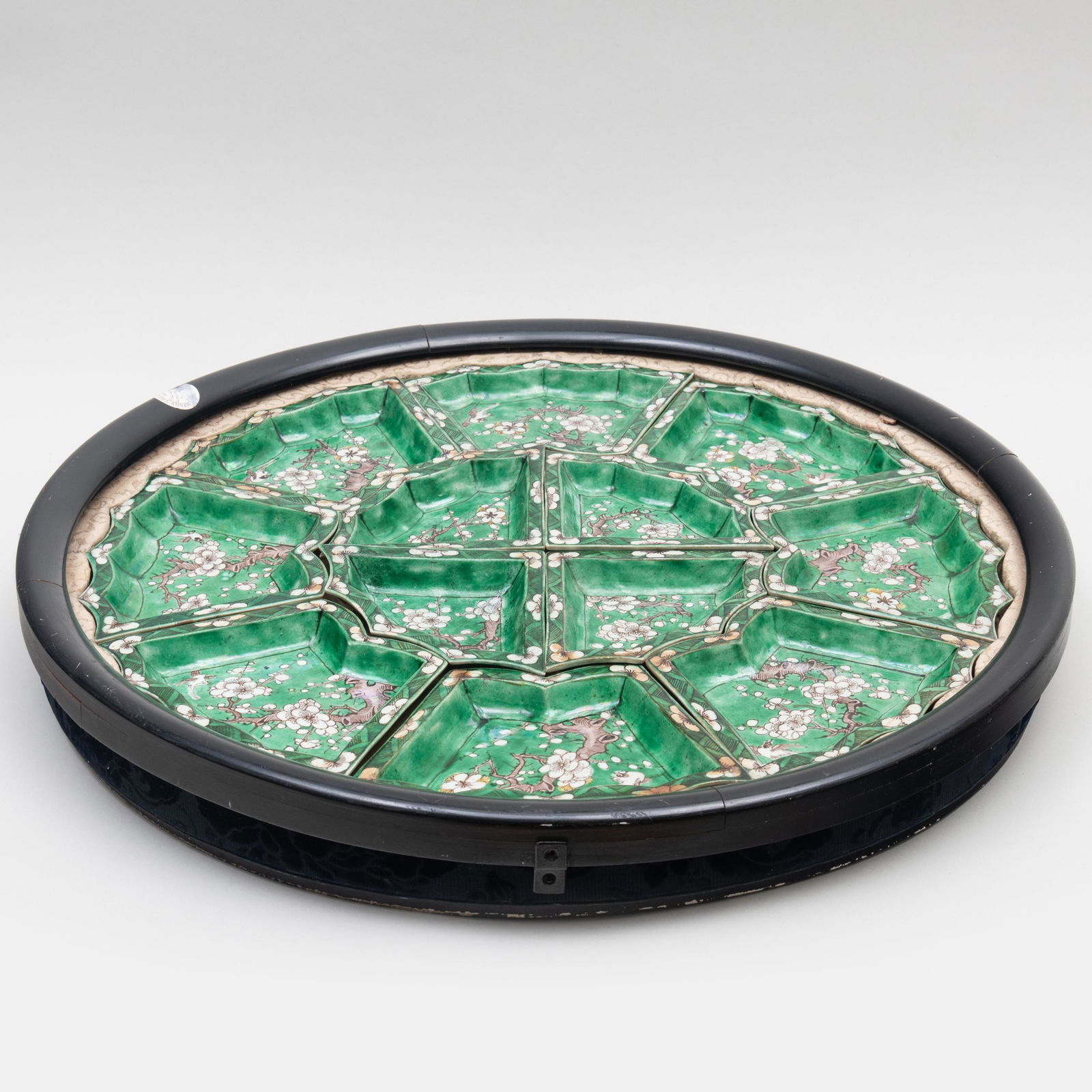 Chinese Famille Verte Porcelain Sweetmeat Dish Set in a Fitted Hardwood Case (1 of 11)