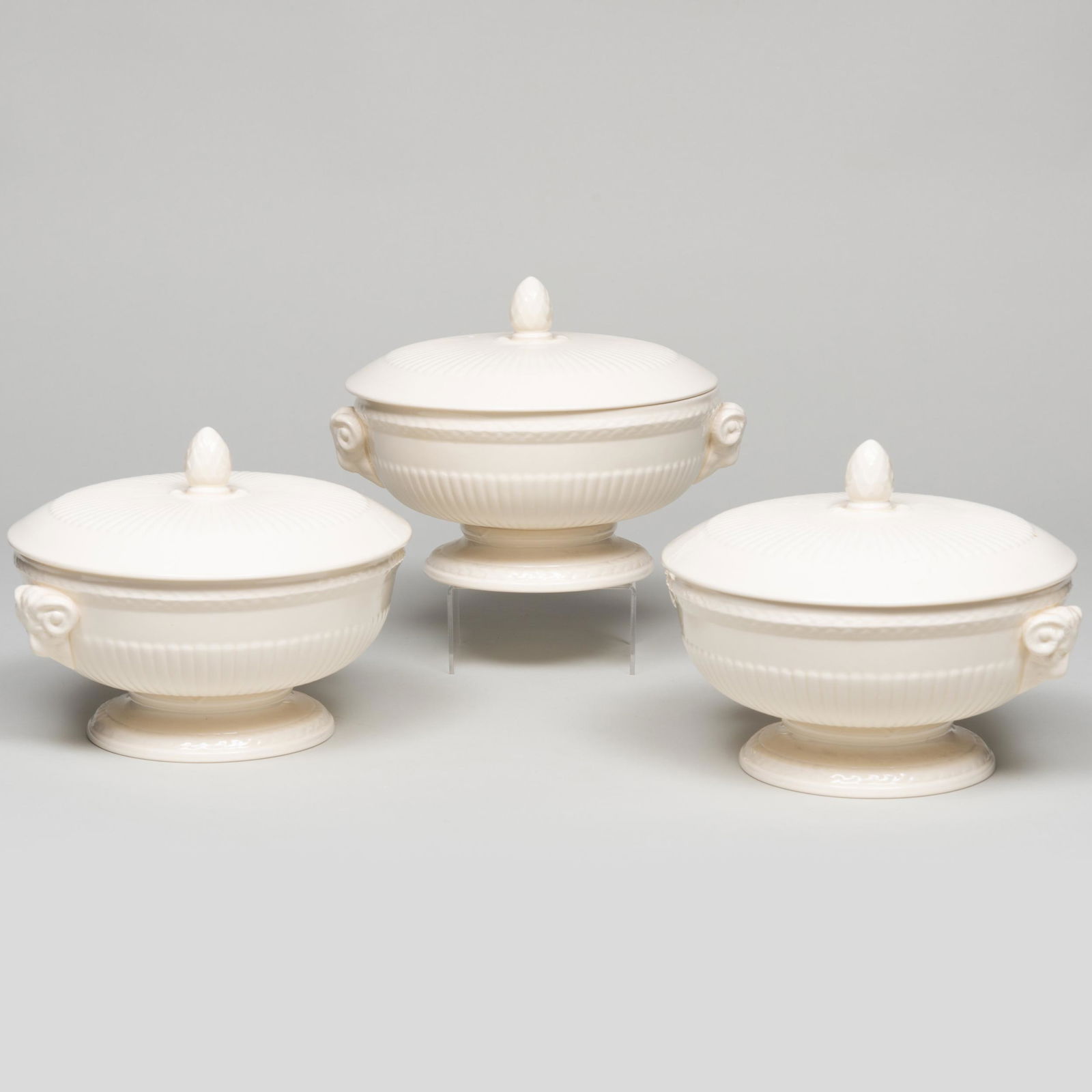 Set of Three Wedgwood Creamware Tureens in the 'Esme' Pattern (1 of 9)