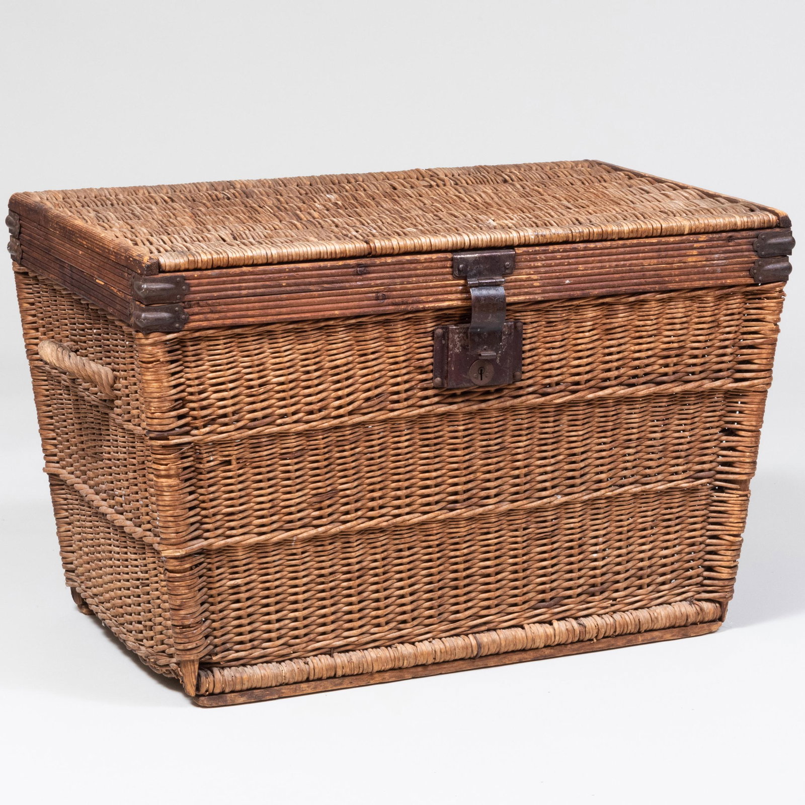 Victorian Rattan and Pine Laundry Basket (1 of 8)