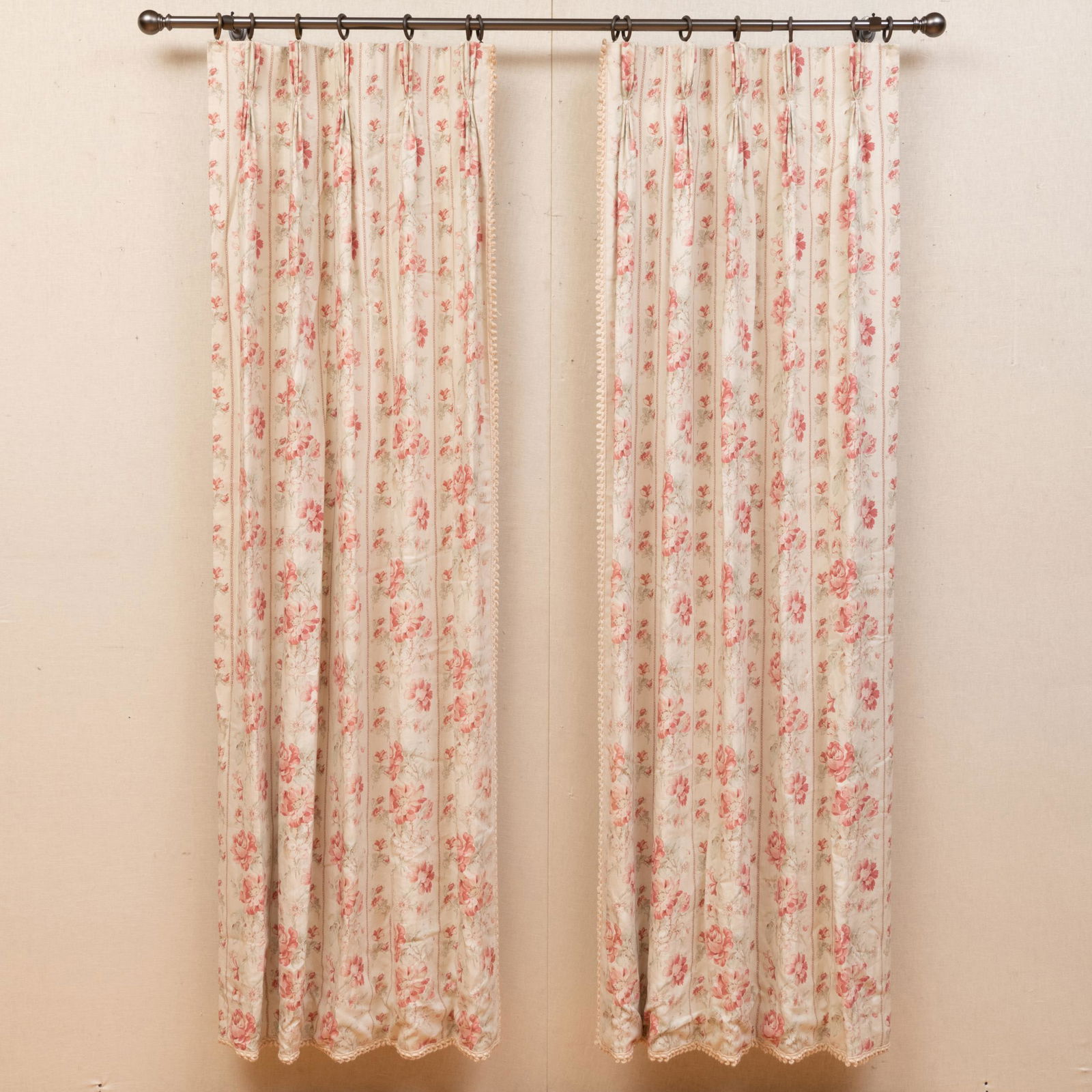 Group of Linen Curtains with Red Roses (1 of 5)