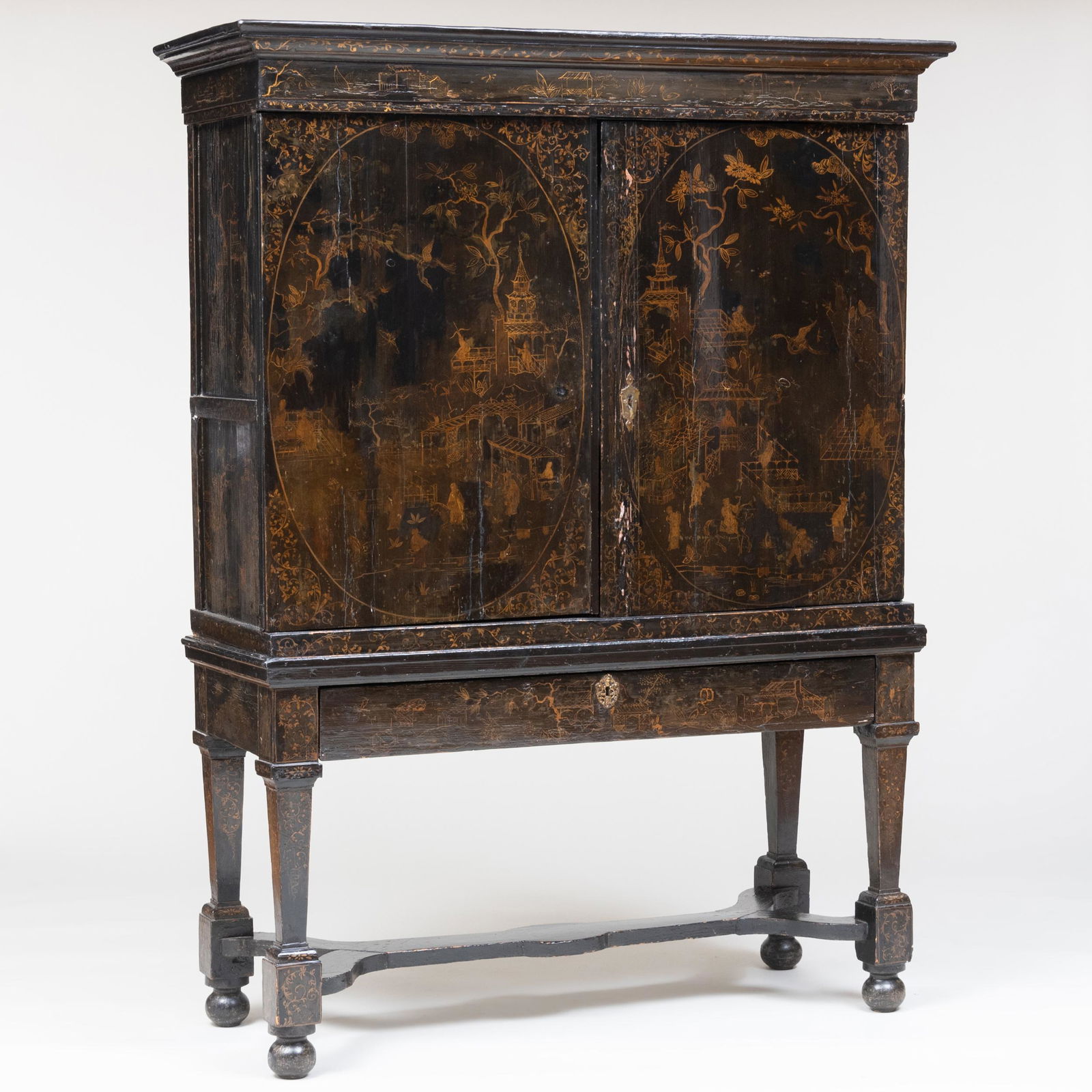 William and Mary Style Japanned and Parcel-Gilt Cabinet on Stand (1 of 11)
