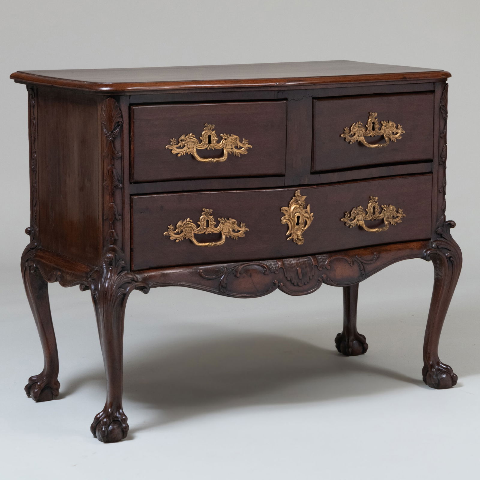 Continental Gilt-Bronze-Mounted Mahogany Serpentine-Front Commode (1 of 11)