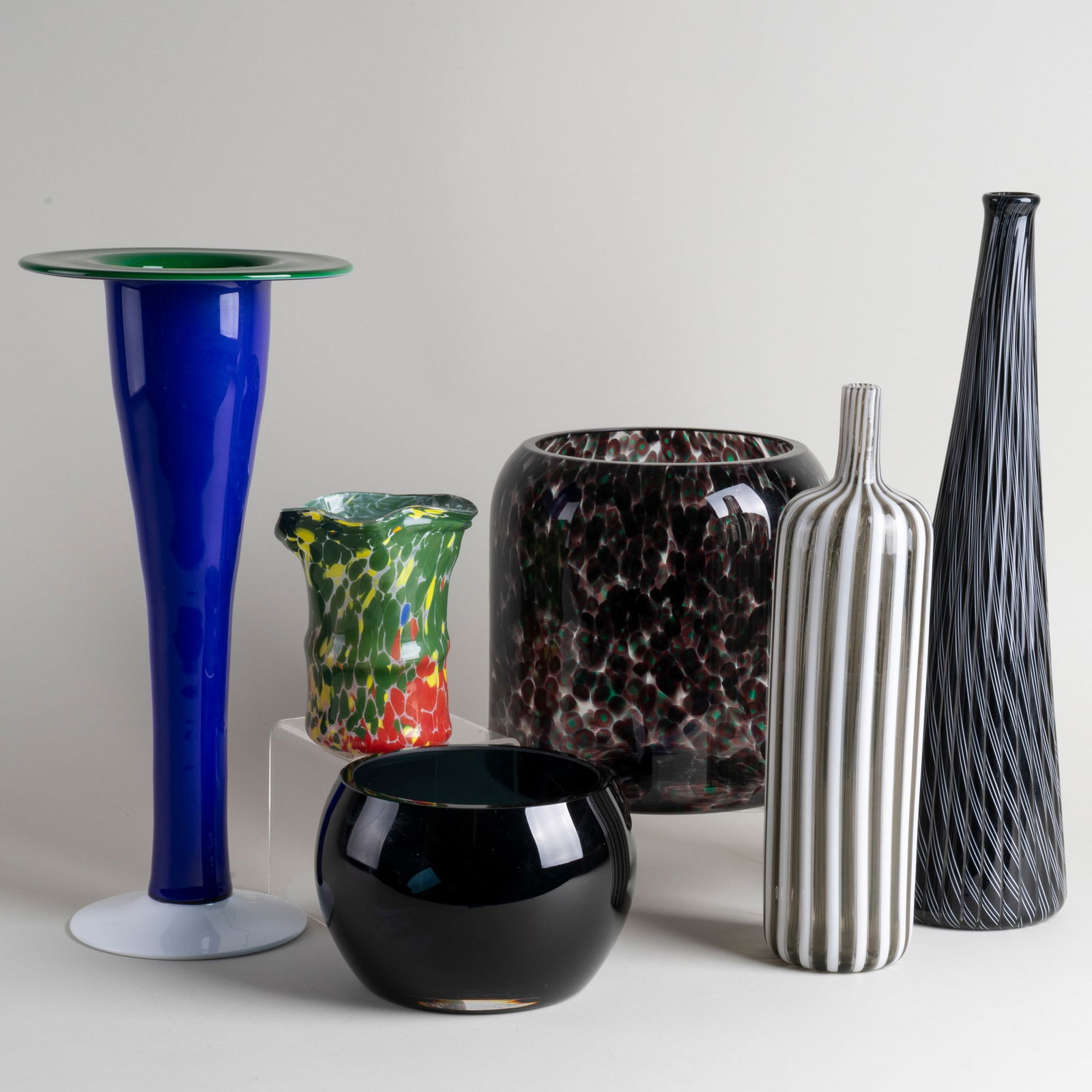 Group of Six Art Glass Vases (1 of 20)
