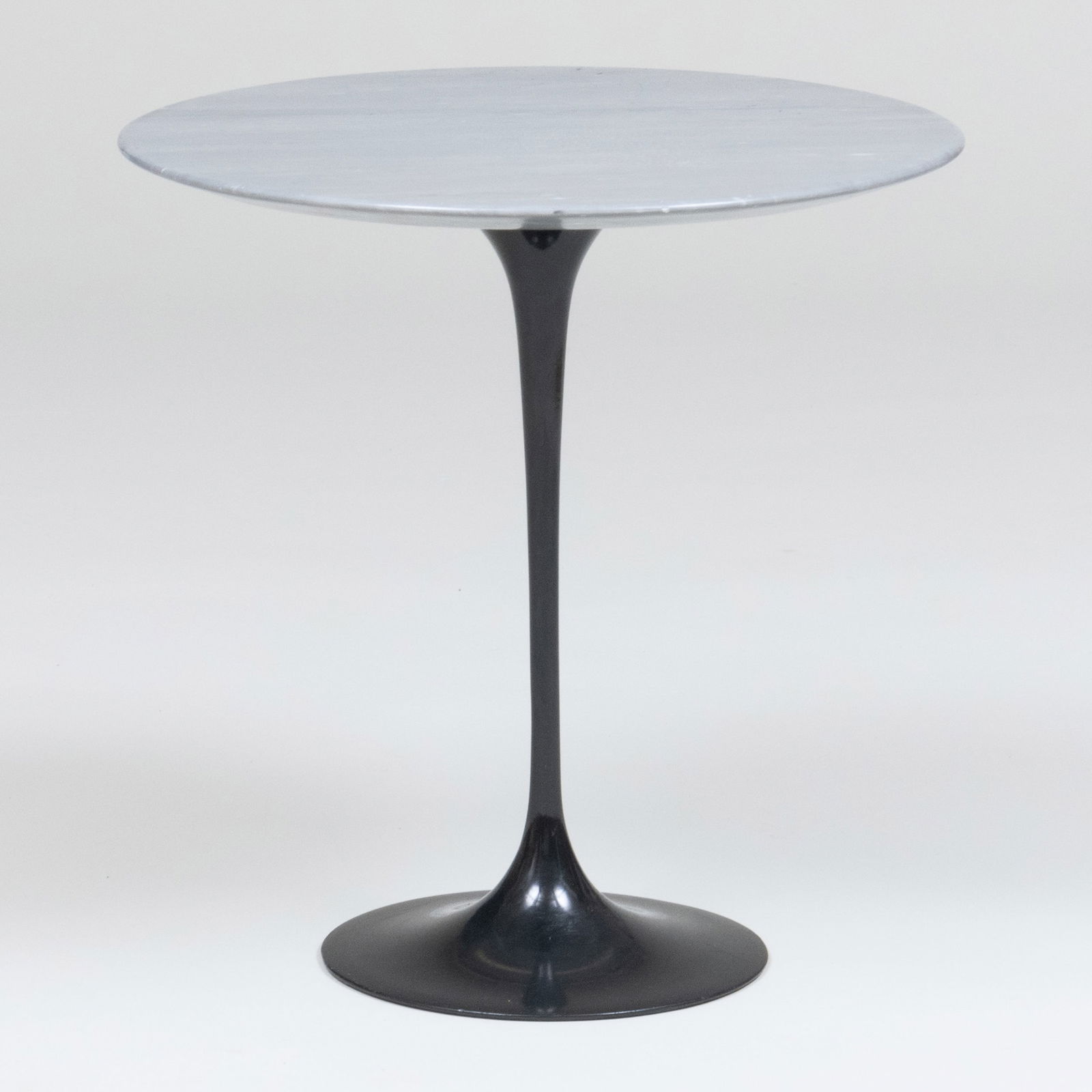 Eero Saarinen for Knoll Marble and Enamel 'Tulip' Side Table (1 of 7)
