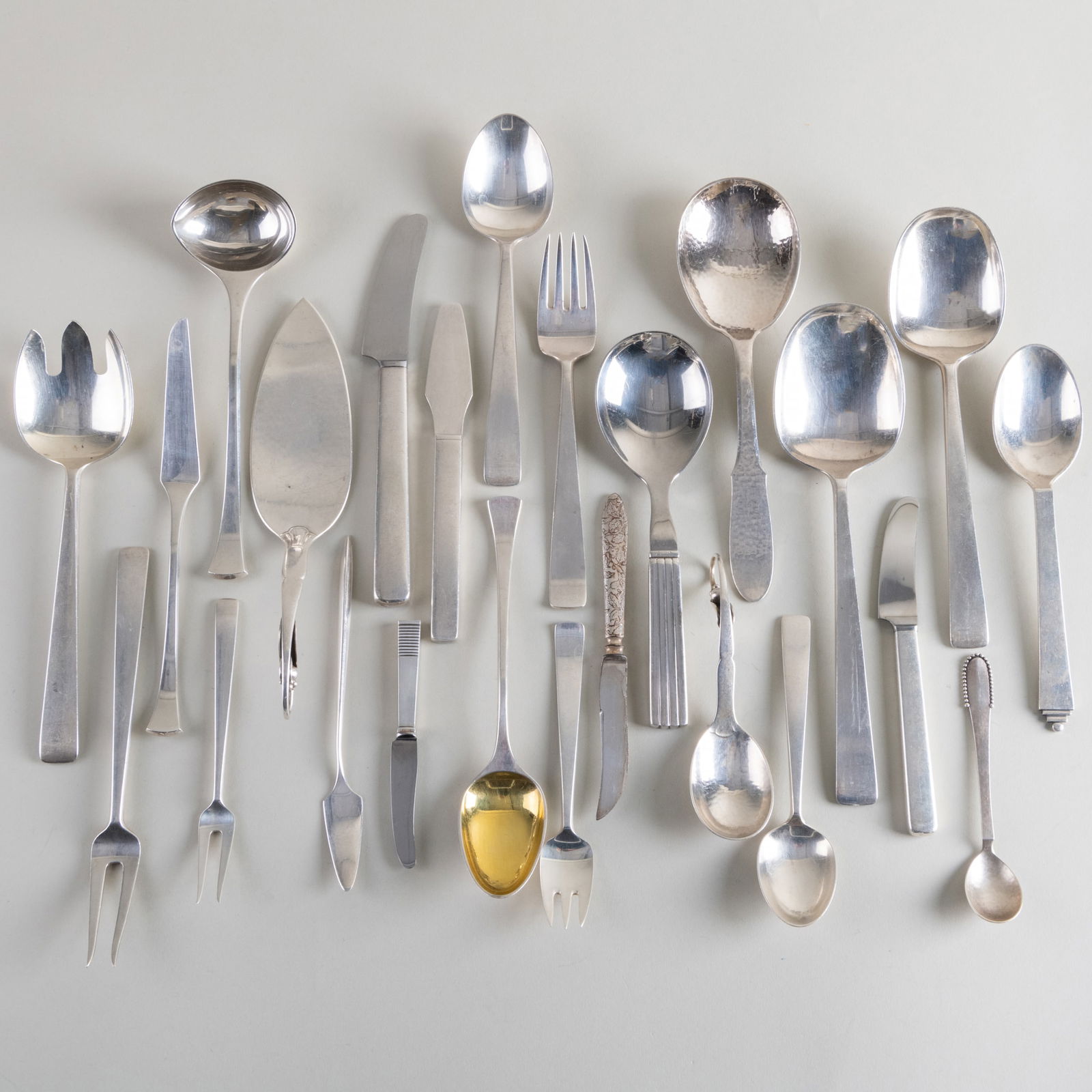 Georg Jensen Silver Flatware Service in the 'Margrethe' Pattern and a Group of Serving Pieces (1 of 12)