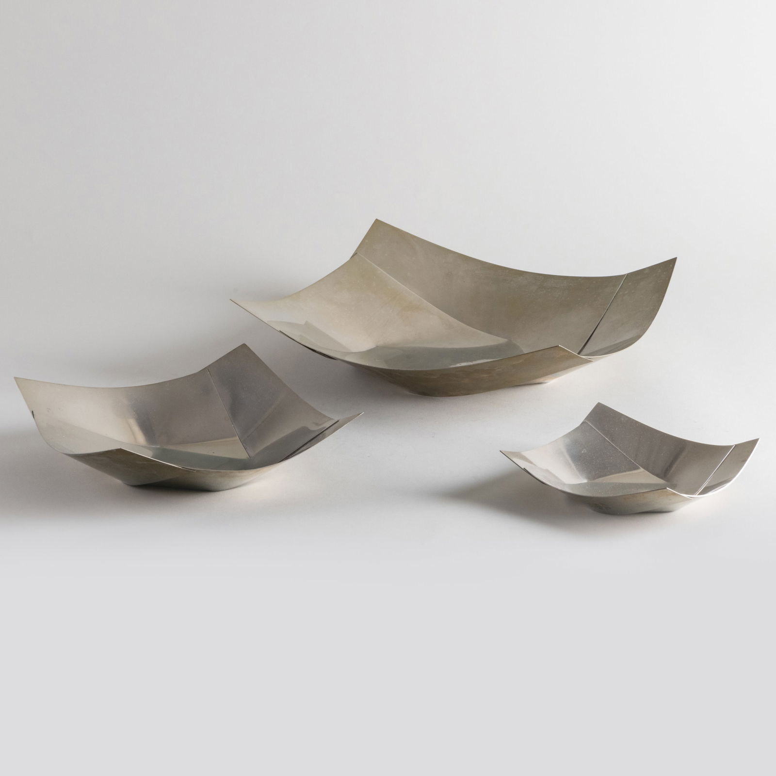 Set of Three Bruno Munari for Danese Metal Nesting Dishes (1 of 18)