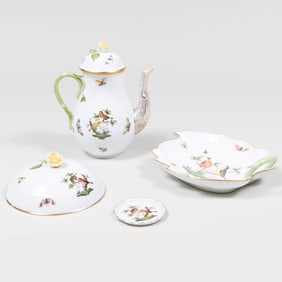 Group of Herend Porcelain Porcelain in the 'Rothschild Bird' Pattern
