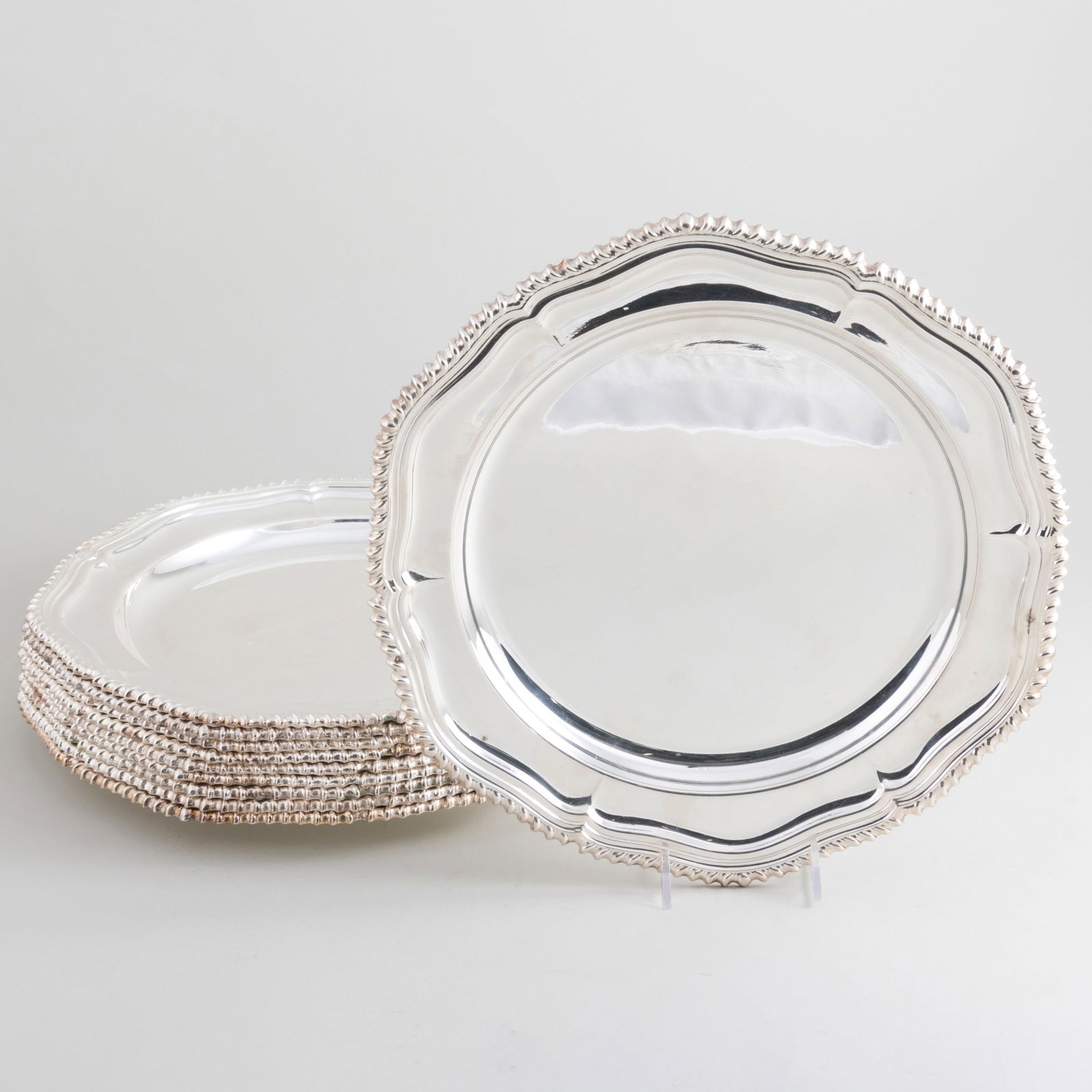 Set of Ten American Silver Plate Place Plates and a Set of Four Chargers (1 of 4)