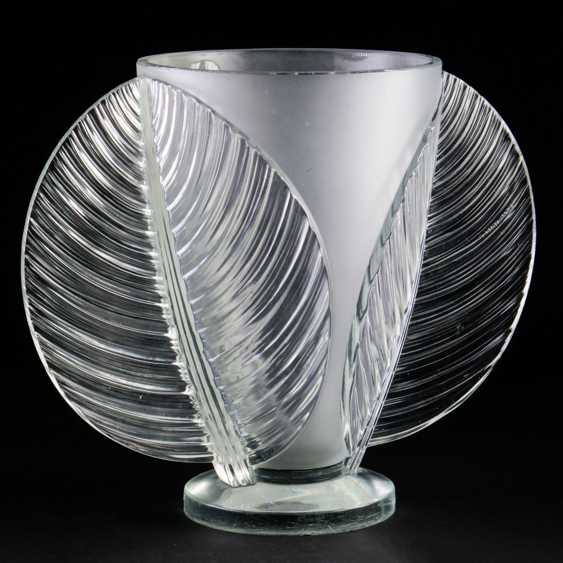 Verriere d'Art Verlys Glass 'Feuilles de Bananier' Vase (1 of 10)