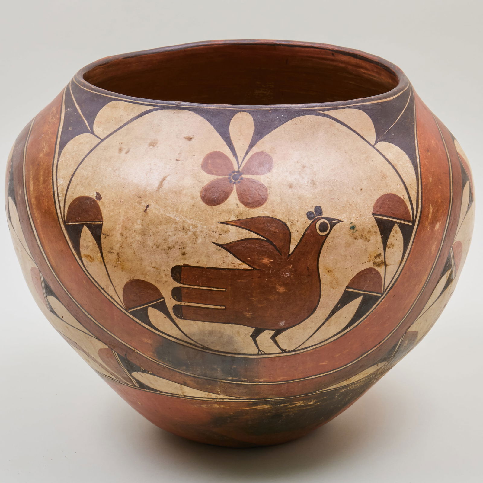 Large Zia Polychrome Pottery Olla with Four Bird Motif (1 of 9)