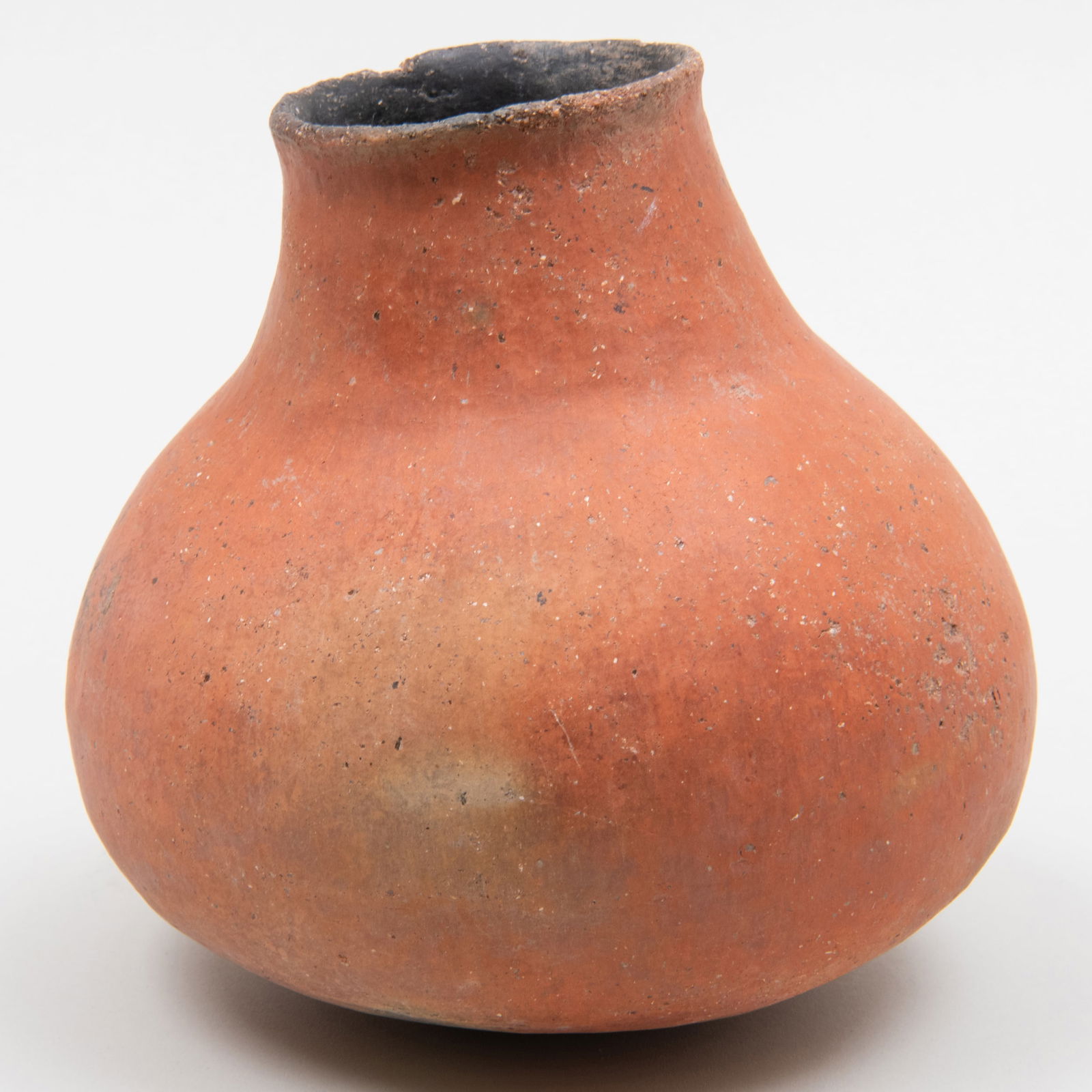 Salado Onion Skin Plainware Pottery Jar: Salado Onion Skin Plainware Pottery Jar 5 1/2 x 6 in. diam. By repute Gene Lang, Littleton, CO, 1995. The Collection of Gordon and Zanne Stewart.