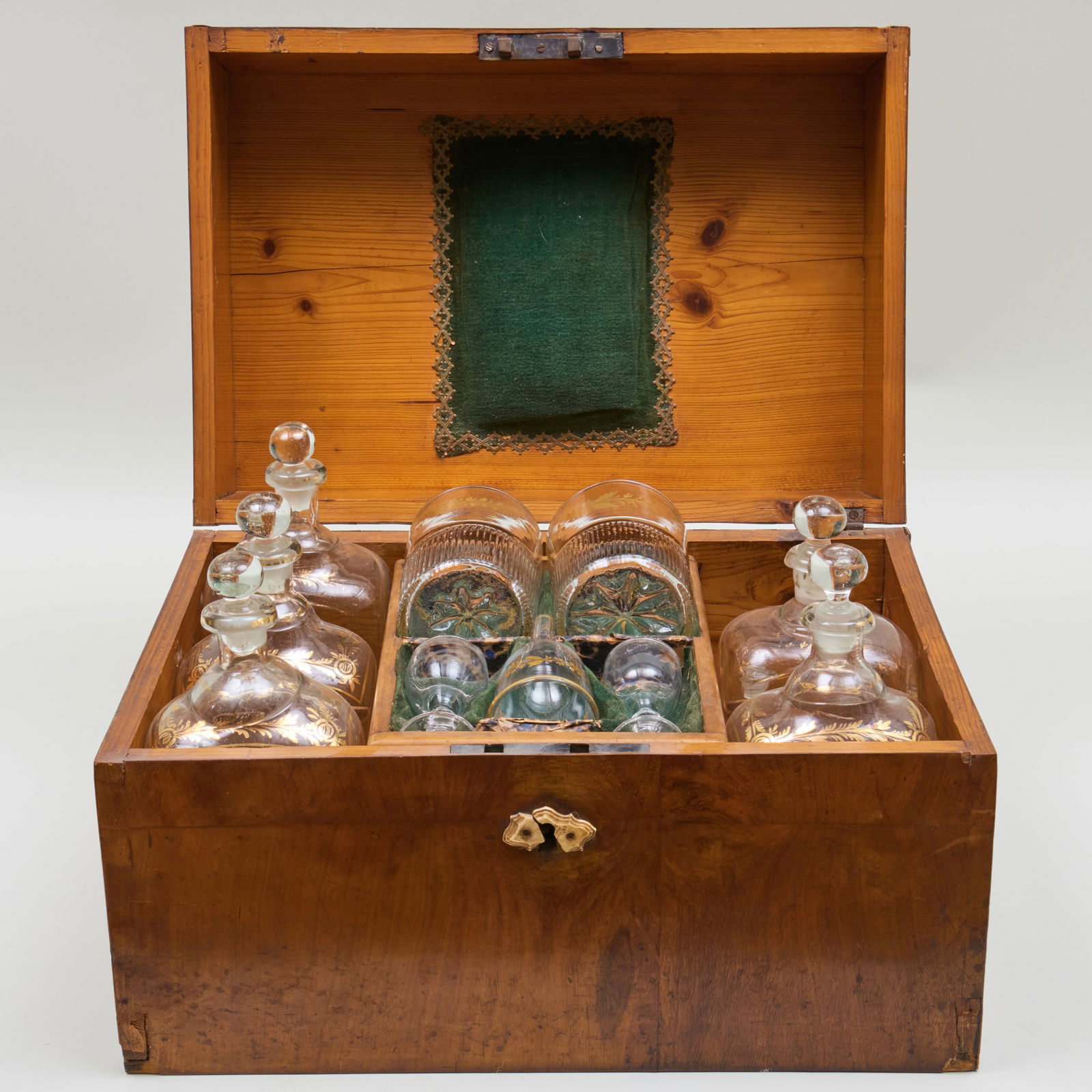 Early Federal Mahogany Tantalus (1 of 17)