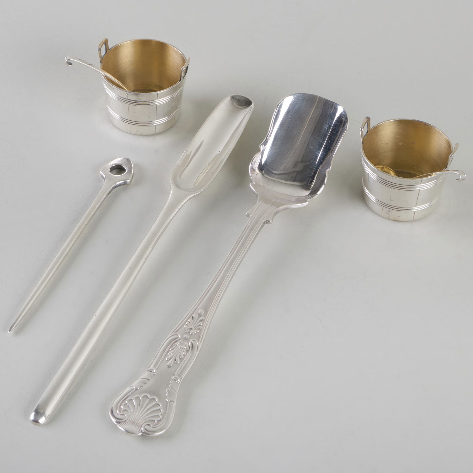 Pair of Tiffany & Co. Silver Milk Pail Form Salt Cellars and Spoons (1 of 16)