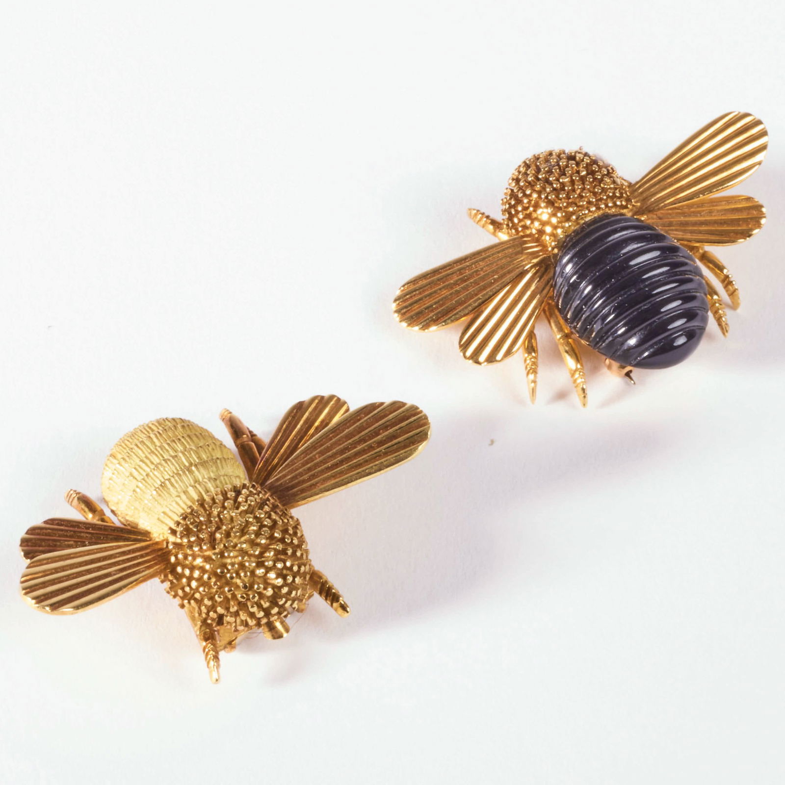 Two Charles Turi 18k Gold Bee Brooches (1 of 7)