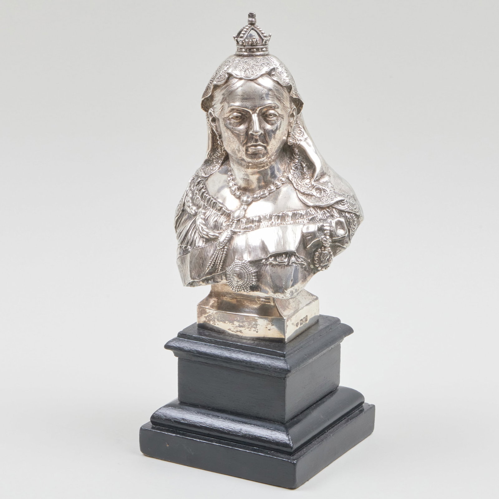 Victorian Silver Bust of Queen Victoria (1 of 8)