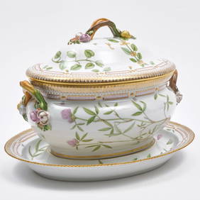 Royal Copenhagen Porcelain 'Flora Danica' Tureen, Cover and Underplate (1 of 16)