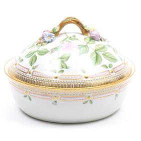 Royal Copenhagen Porcelain 'Flora Danica' Vegetable Tureen and Cover (1 of 10)