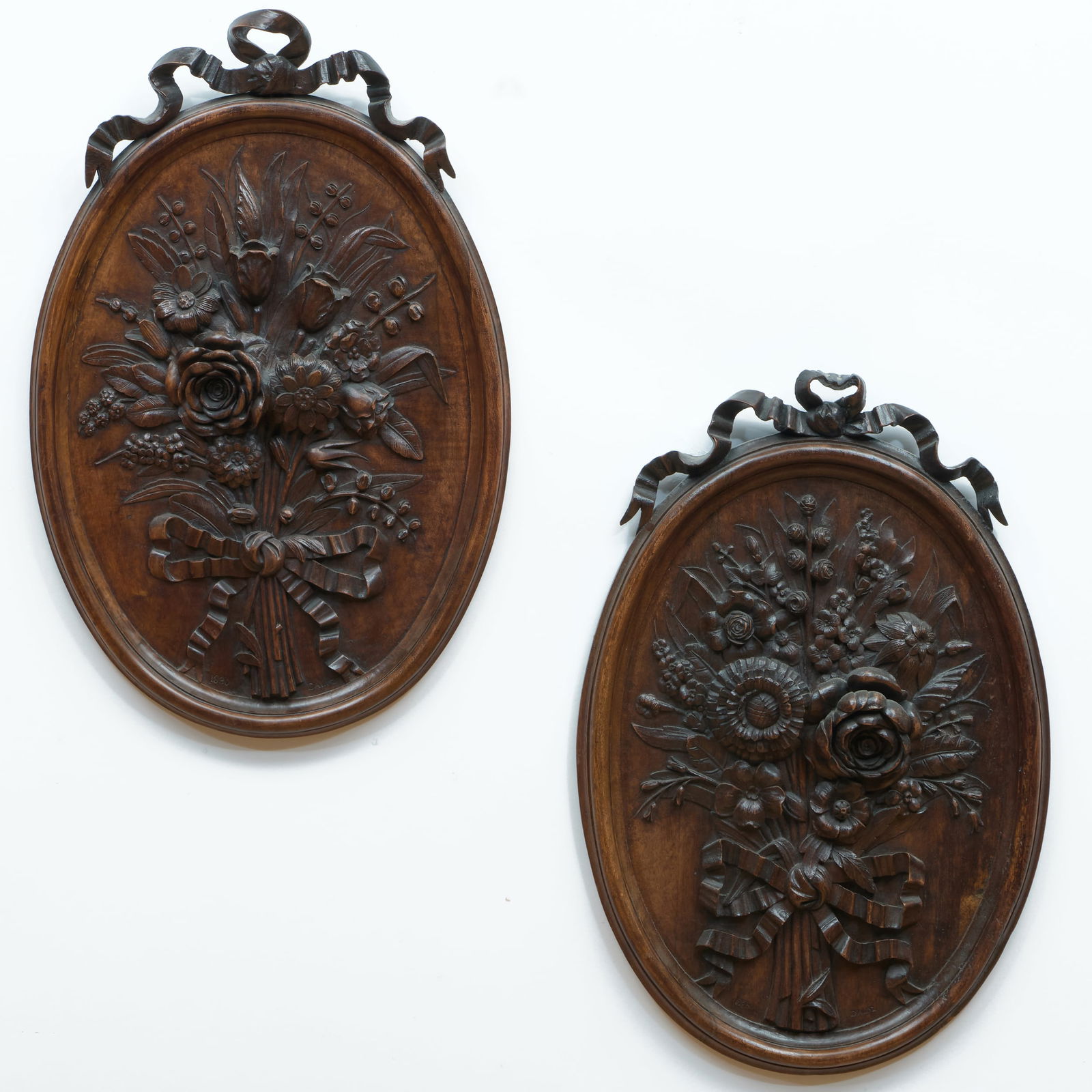 Pair of Louis XVI Style Carved Walnut Oval Panels (1 of 9)