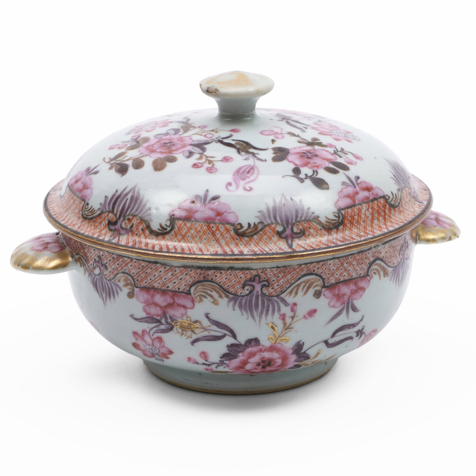Chinese Export Porcelain Equelle and Cover: Chinese Export Porcelain Equelle and Cover Unmarked. 4 x 6 1/4 x 5 1/4 in. The Collection of James M. Labaugh Antiques, Pound Ridge, NY.