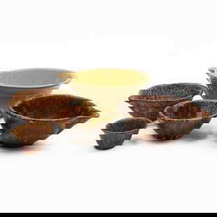 Group of Six Spatterware and Yellow Glazed Bowls: Group of Six Spatterware and Yellow Glazed Bowls Unmarked. Comprising: A large yellow glazed batter bowl Two splatter ware batter bowls in graduated sizes A small bowl Two larger bowls in two sizes Th