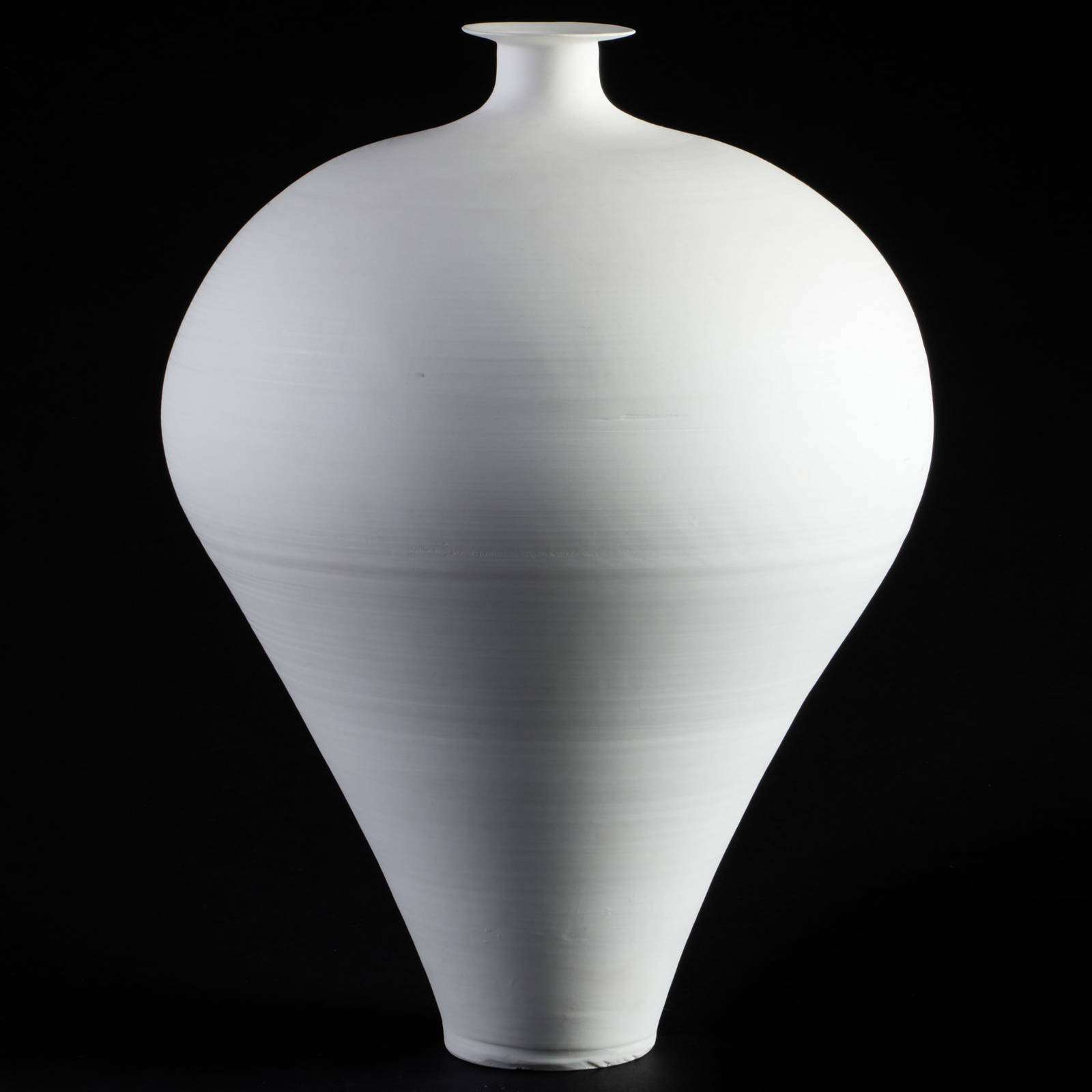 Taizo Kuroda Biscuit Porcelain Meiping Vase