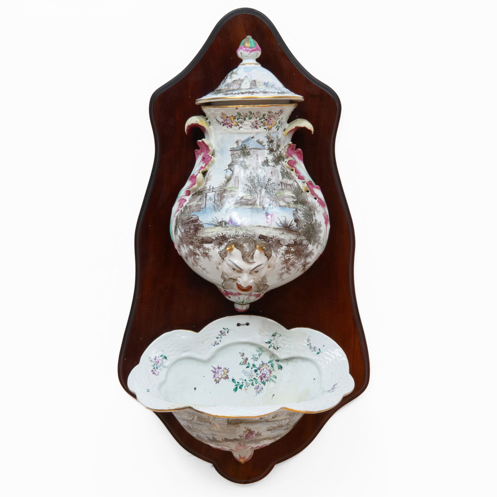 Continental Faience Lavabo (1 of 11)