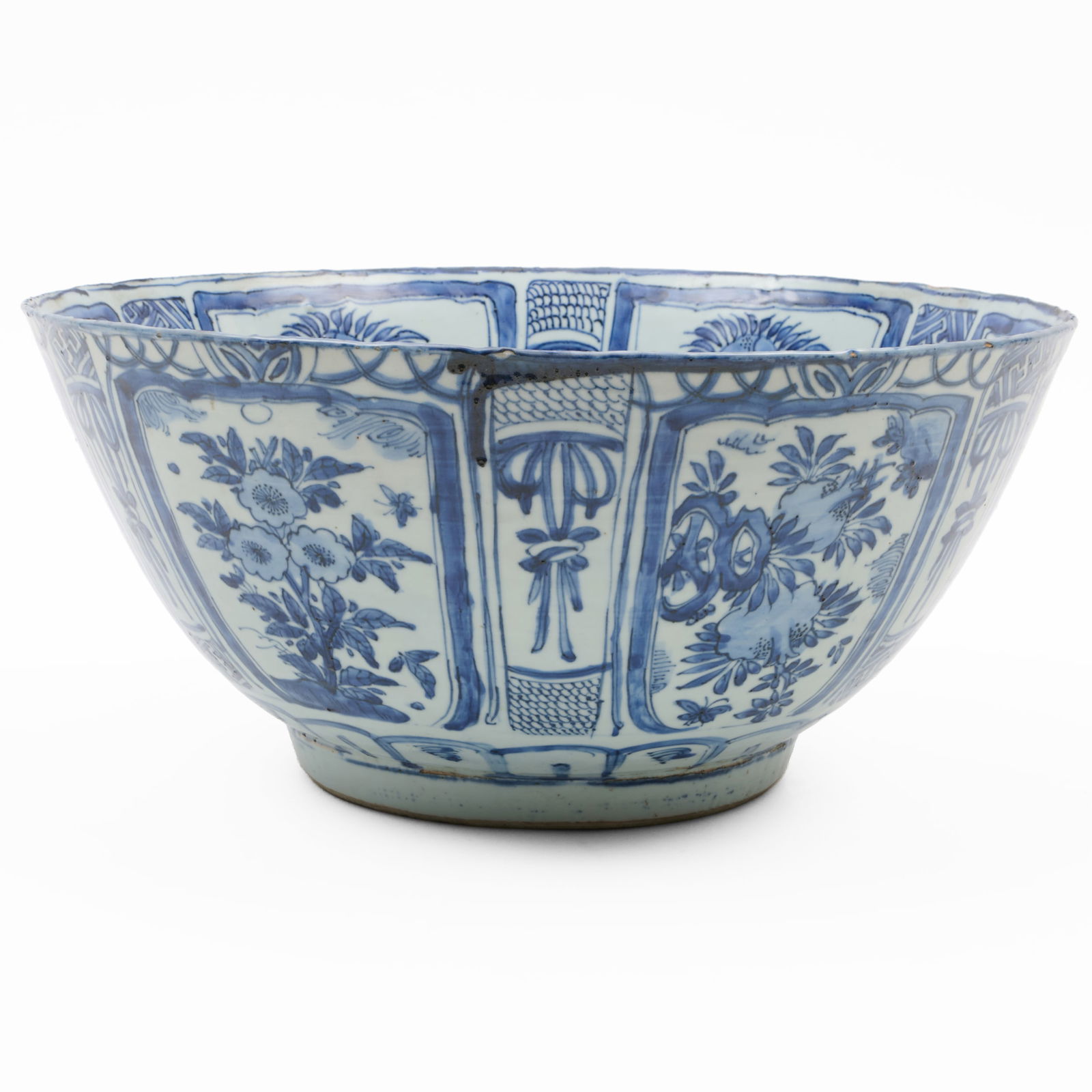 Chinese 'Kraak' Porcelain Bowl: Chinese 'Kraak' Porcelain Bowl Unmarked. 6 1/2 x 14 1/4 in. diam. Anita Gray, London, 2004. Collection of Susan and Alan Miller, NY.
