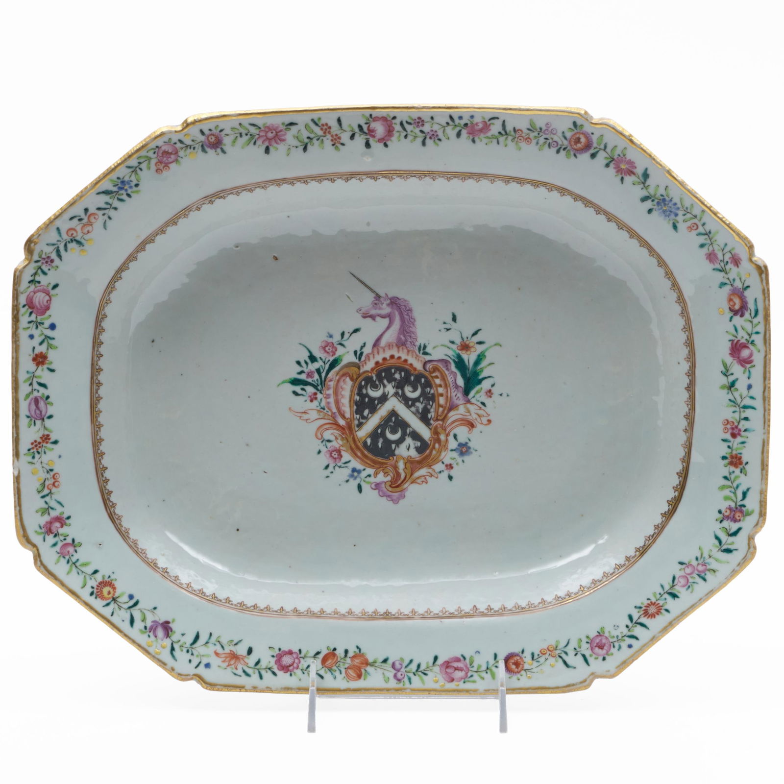 Chinese Export Porcelain Armorial Platter: Chinese Export Porcelain Armorial PlatterUnmarked.11 1/2 x 14 3/4 in.Property from Mr. and Mrs. Dunbar W. Bostwick of Shelburne, VT, New York, NY, and Aiken, SC, by descent.